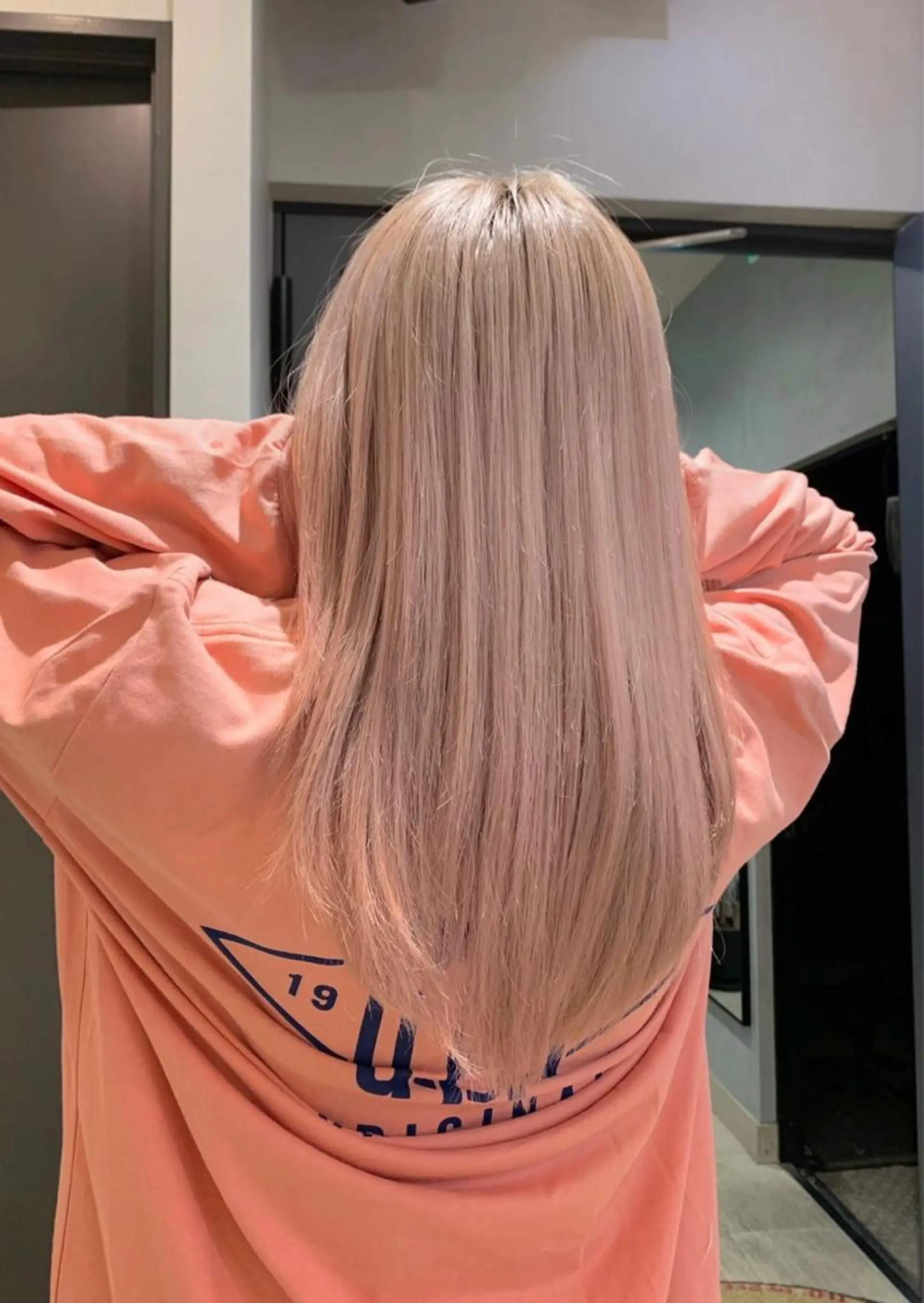 セミロング カラー インク 美容院のヘアスタイル