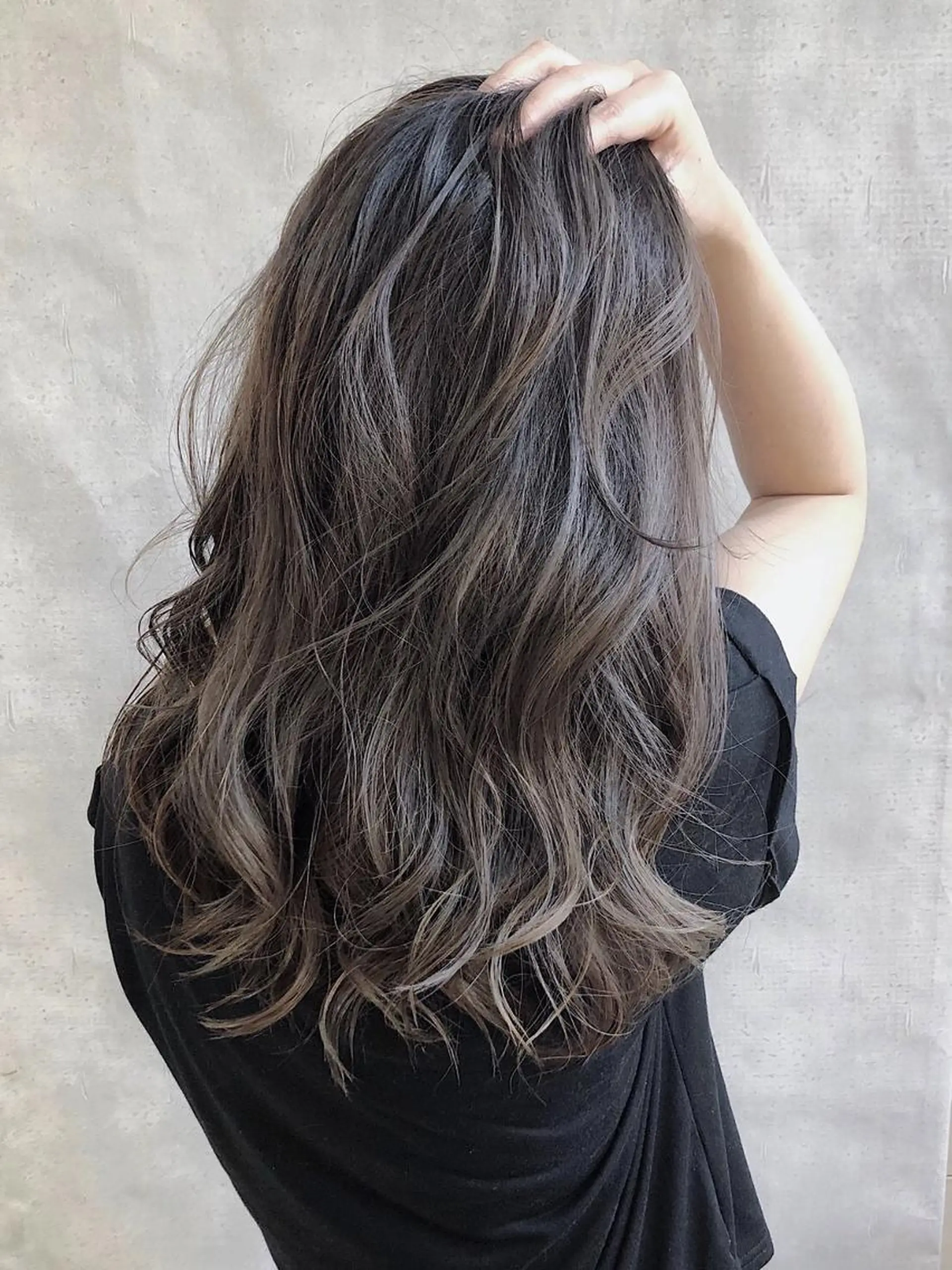 セミロング カラー MOU namba ムウナンバのヘアスタイル