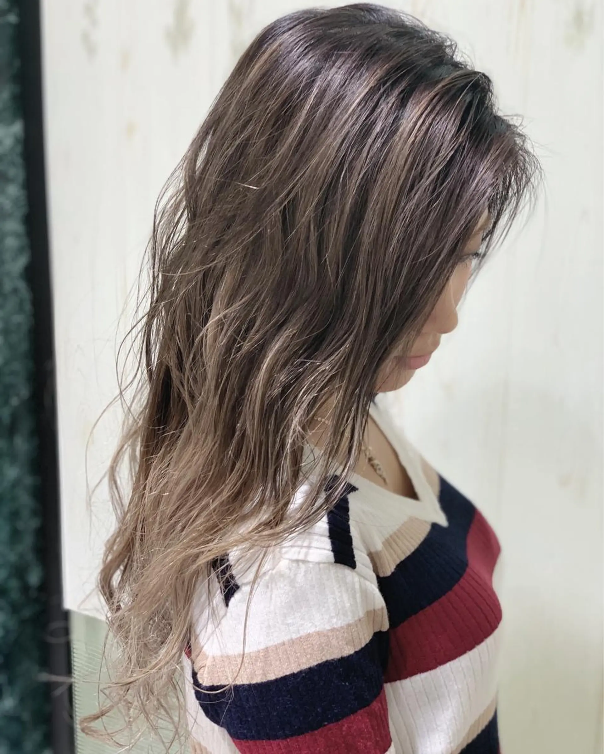 ロング カラー バレイヤージュ グレージュ レイヤーカット N° jillva ♦️川端裕司♦️のヘアスタイル