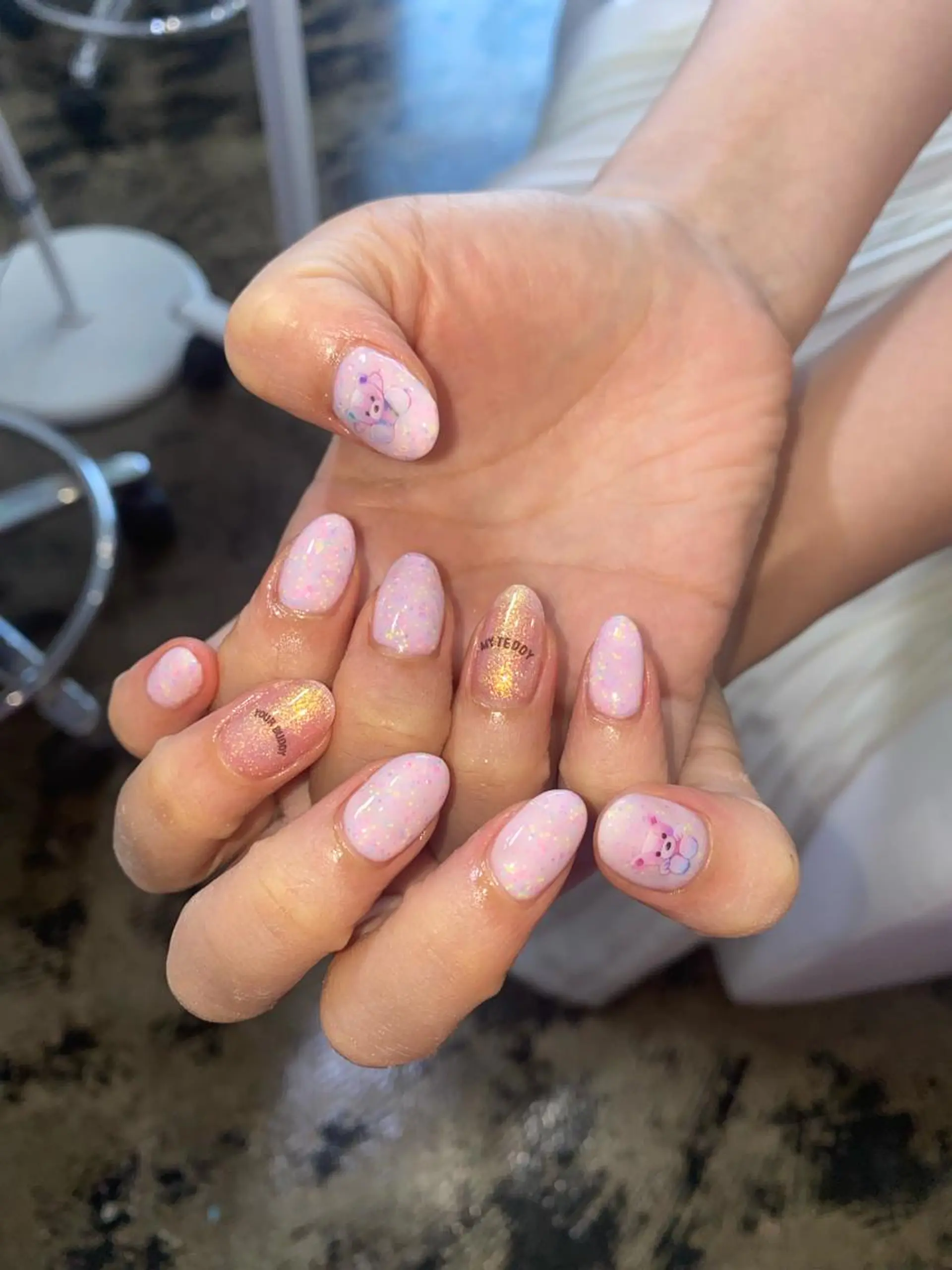 ネイル ♱˖⁺ 𝒎𝒐𝒑𝒊 ⁺のネイルデザイン