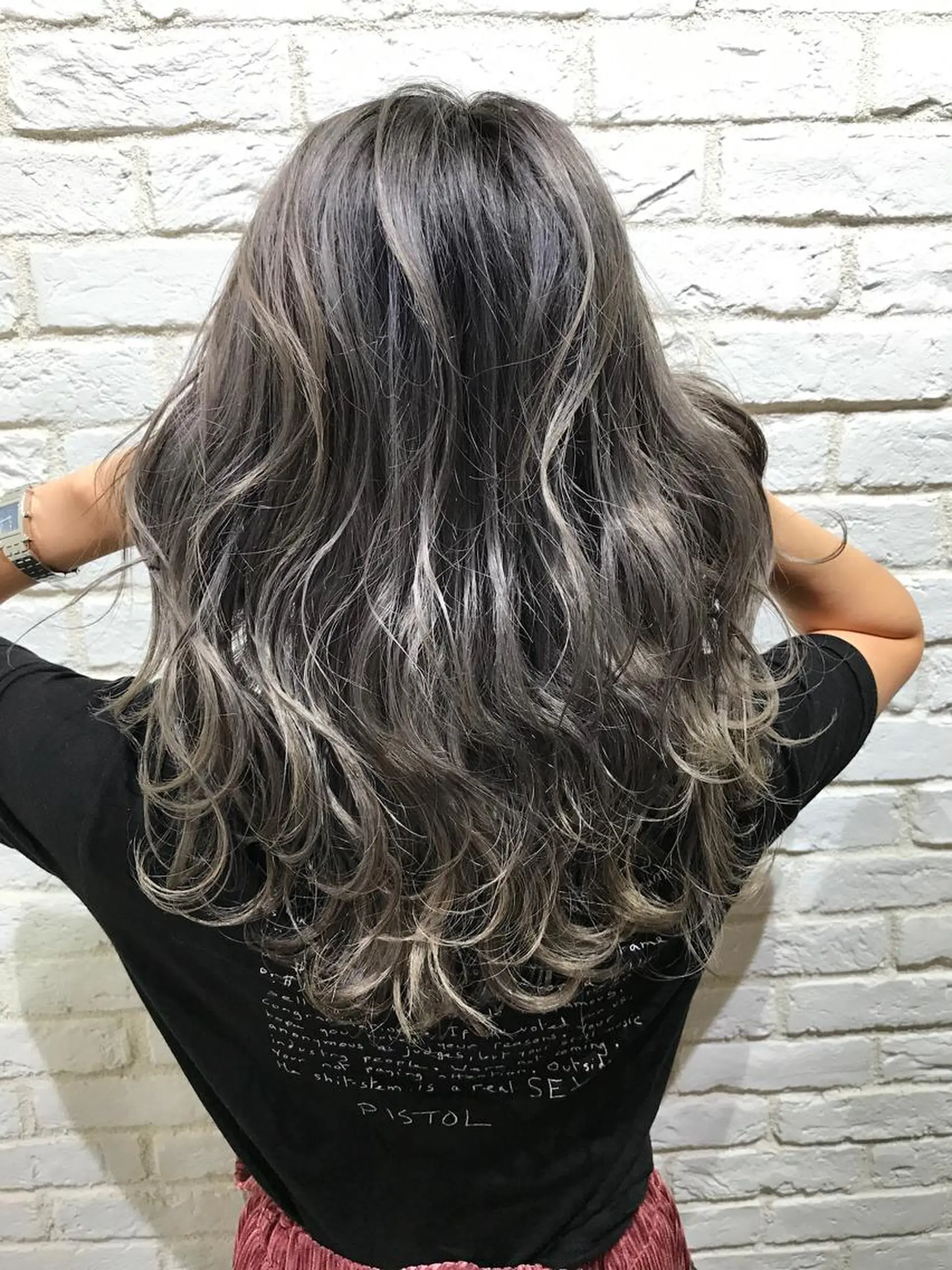 セミロング カラー UMEDA FIGAROのヘアスタイル