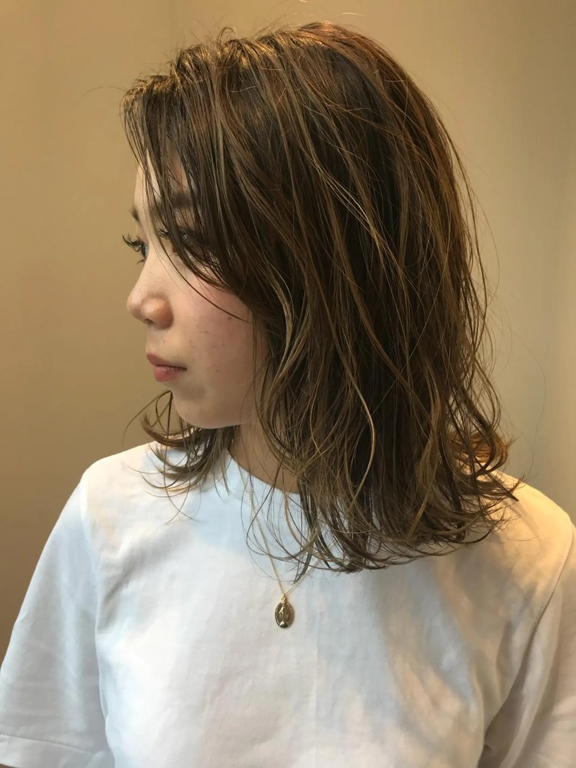 ミディアム Emitas.宮街道店所属・森崎 士/似合わせカラーのヘアスタイル