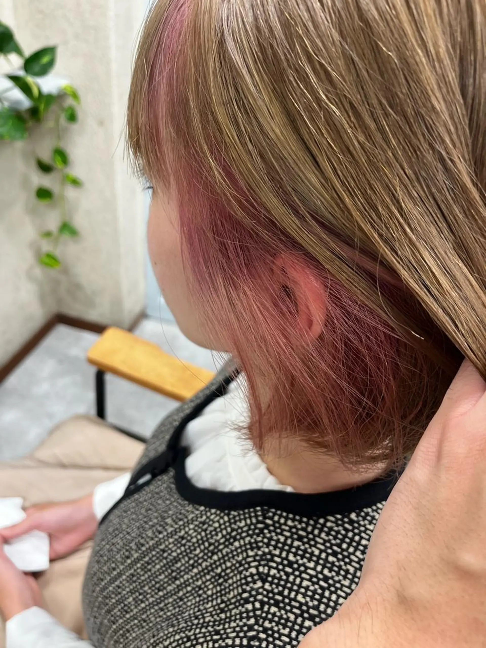 ショート カラー アディクシーカラー ミストバング ブリーチ  フェイスフレーミング ピンクカラー gracias所属・GRACIAS 本店 店長　植田のヘアスタイル