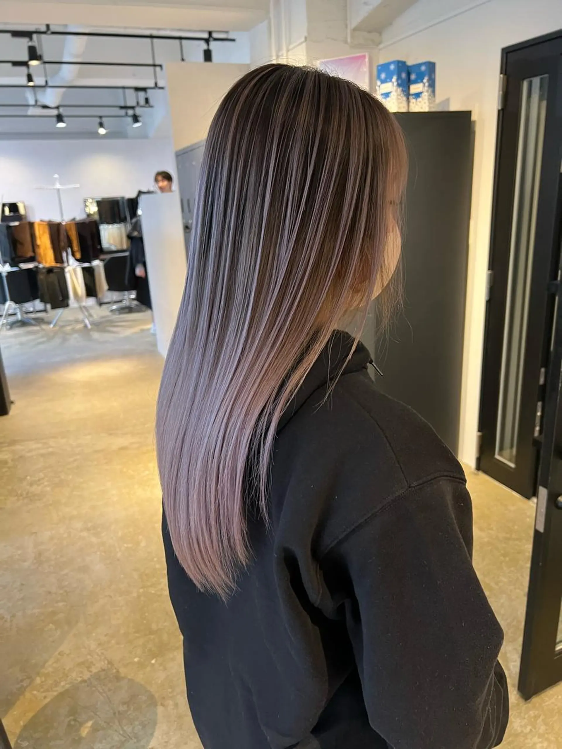 ロング カラー バレイヤージュ レイヤーカット ヘアカラー Merly Osakaのヘアスタイル