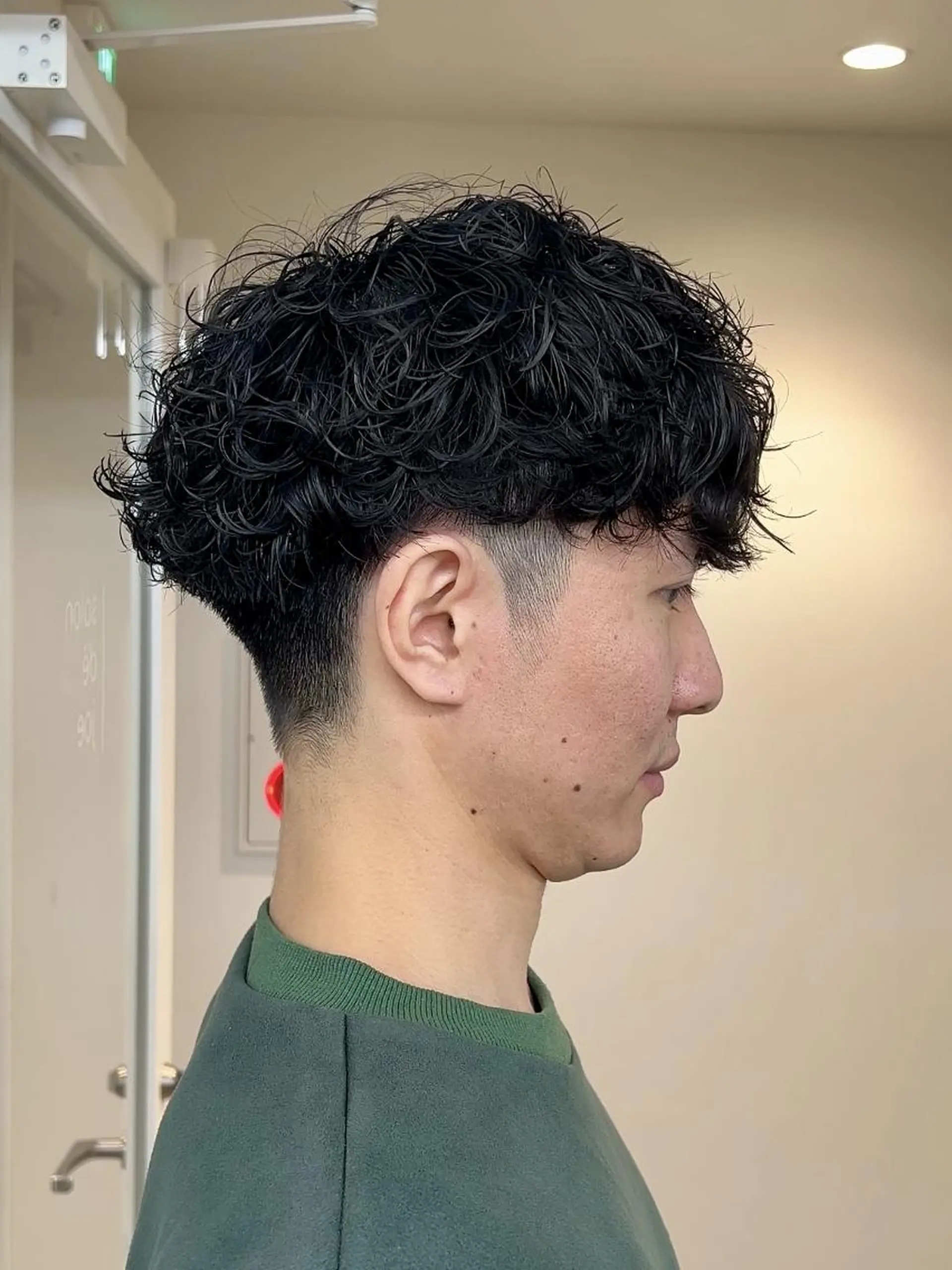 ショート メンズ パーマ メンズハイトーン メンズパーマ スペインカール スパイキーショート ツイストスパイラルパーマ カット パーマ メンズパーマ/ メンズカット/タクヤのヘアスタイル