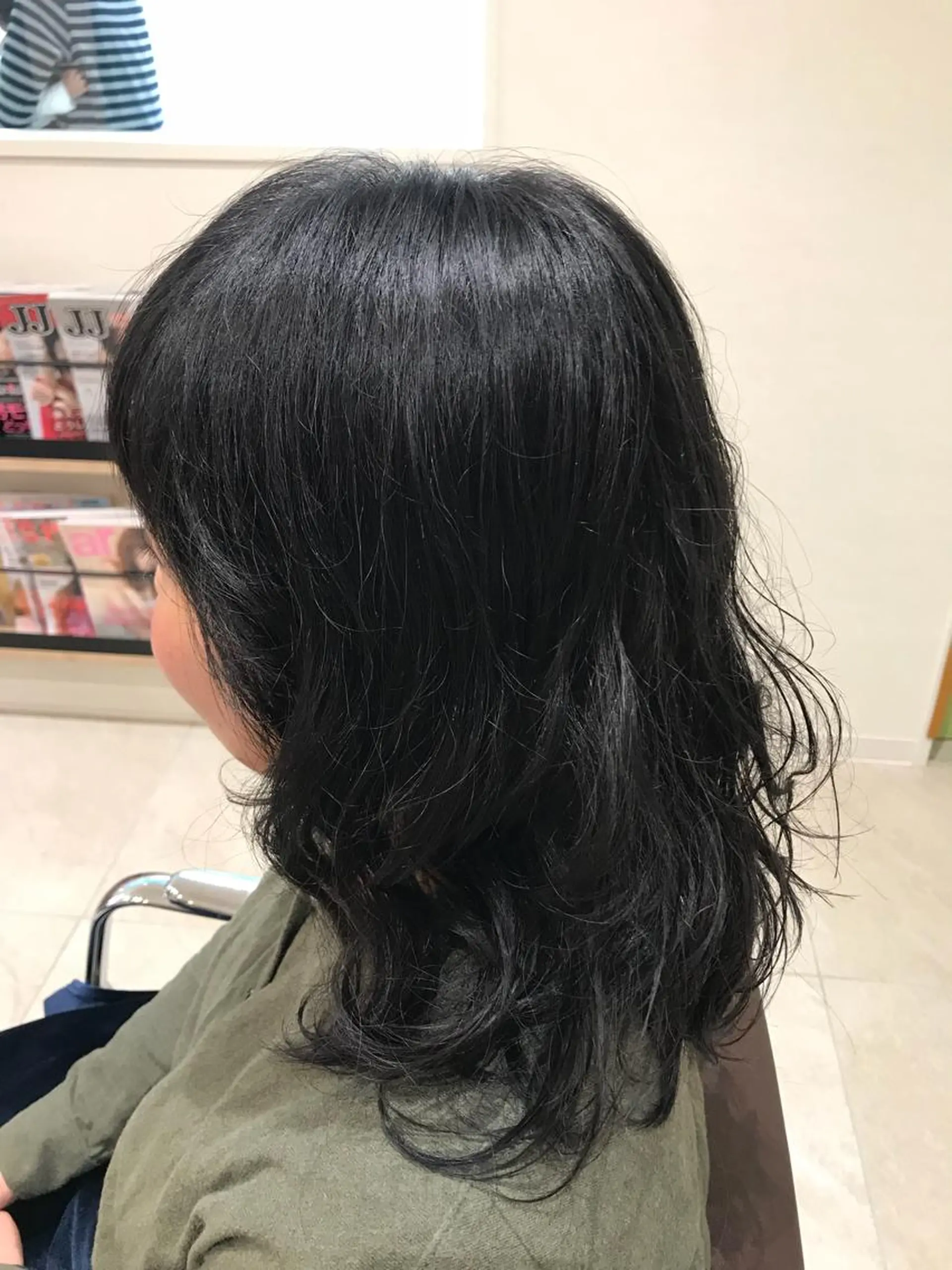 セミロング パーマ 内山 亜紀のヘアスタイル