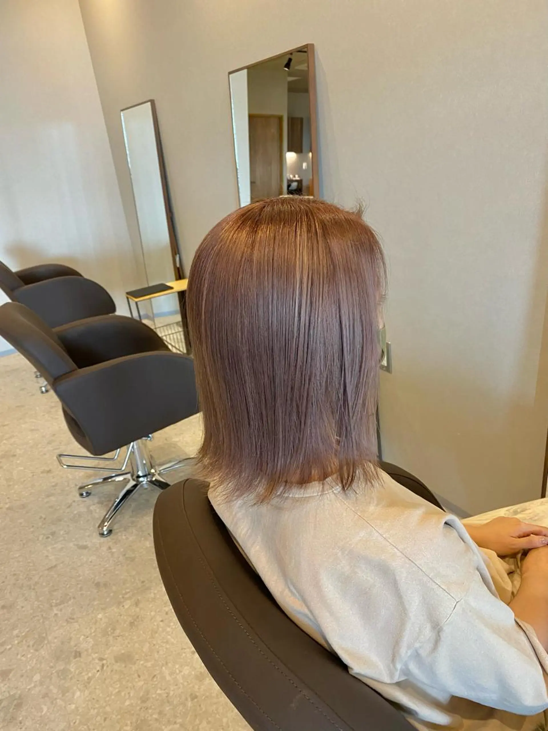 ミディアム カラー ハイトーンカラー ラベンダーカラー ラベンダーグレー ヘアカラー トリートメント Forest. -髪質改善-のヘアスタイル