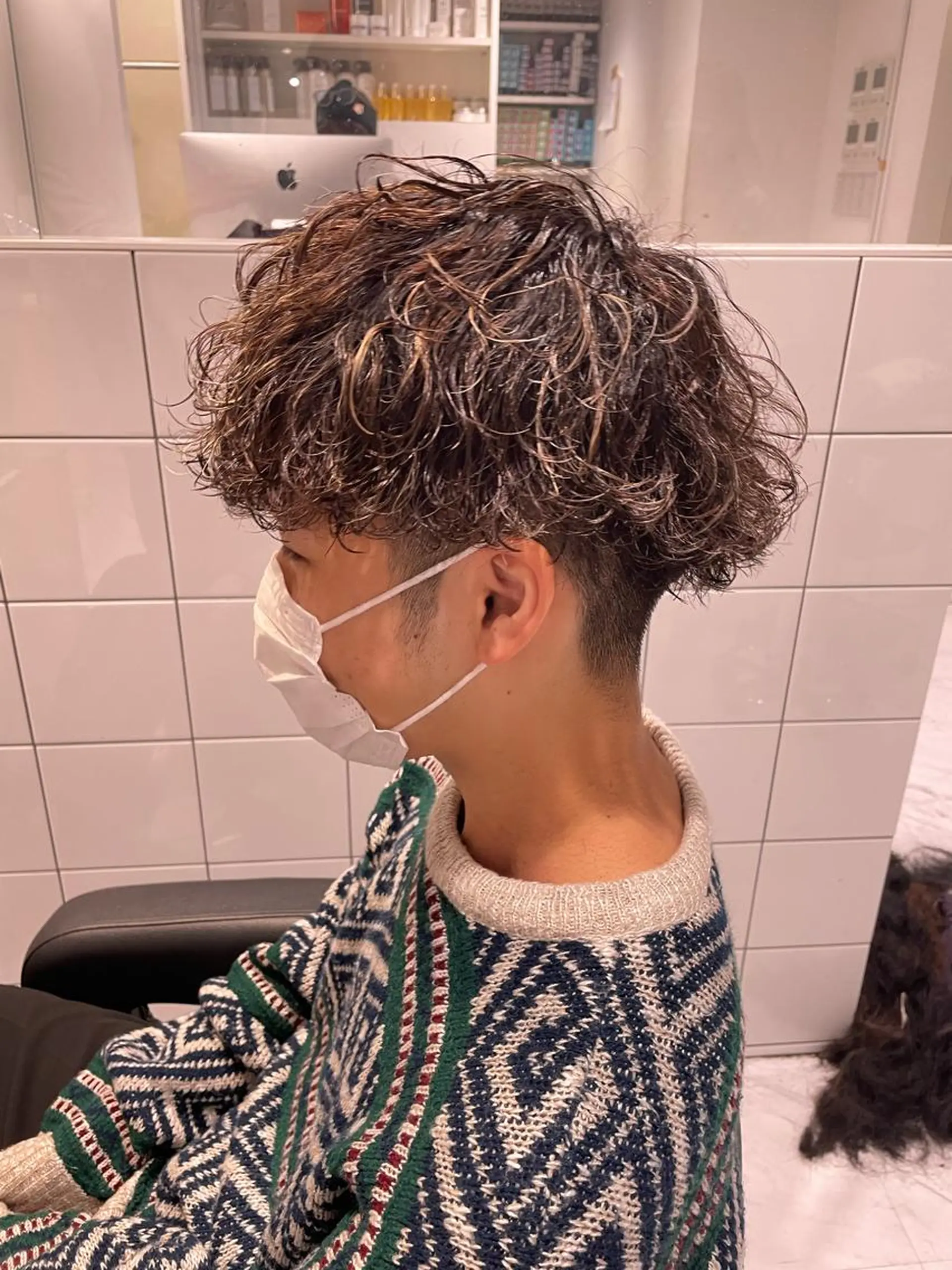 ショート カラー パーマ ヘアアレンジ メンズ キッズ ネイル マツエク・マツパ アイブロウ アップバング センターパート マッシュウルフ マッシュ メンズパーマ カット パーマ トリートメント ヘッドスパ ヘアセット スパイキー/フェザー /波巻き/かいとのヘアスタイル