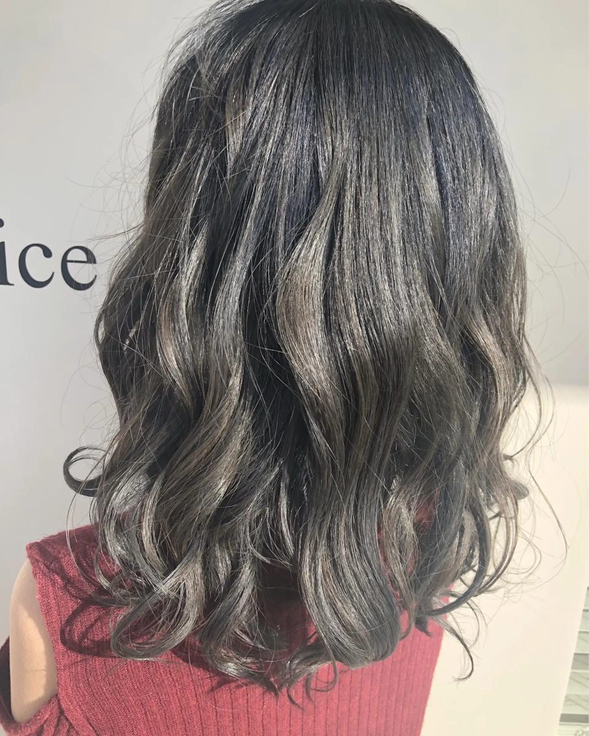 カラー 早川 真幸のヘアスタイル