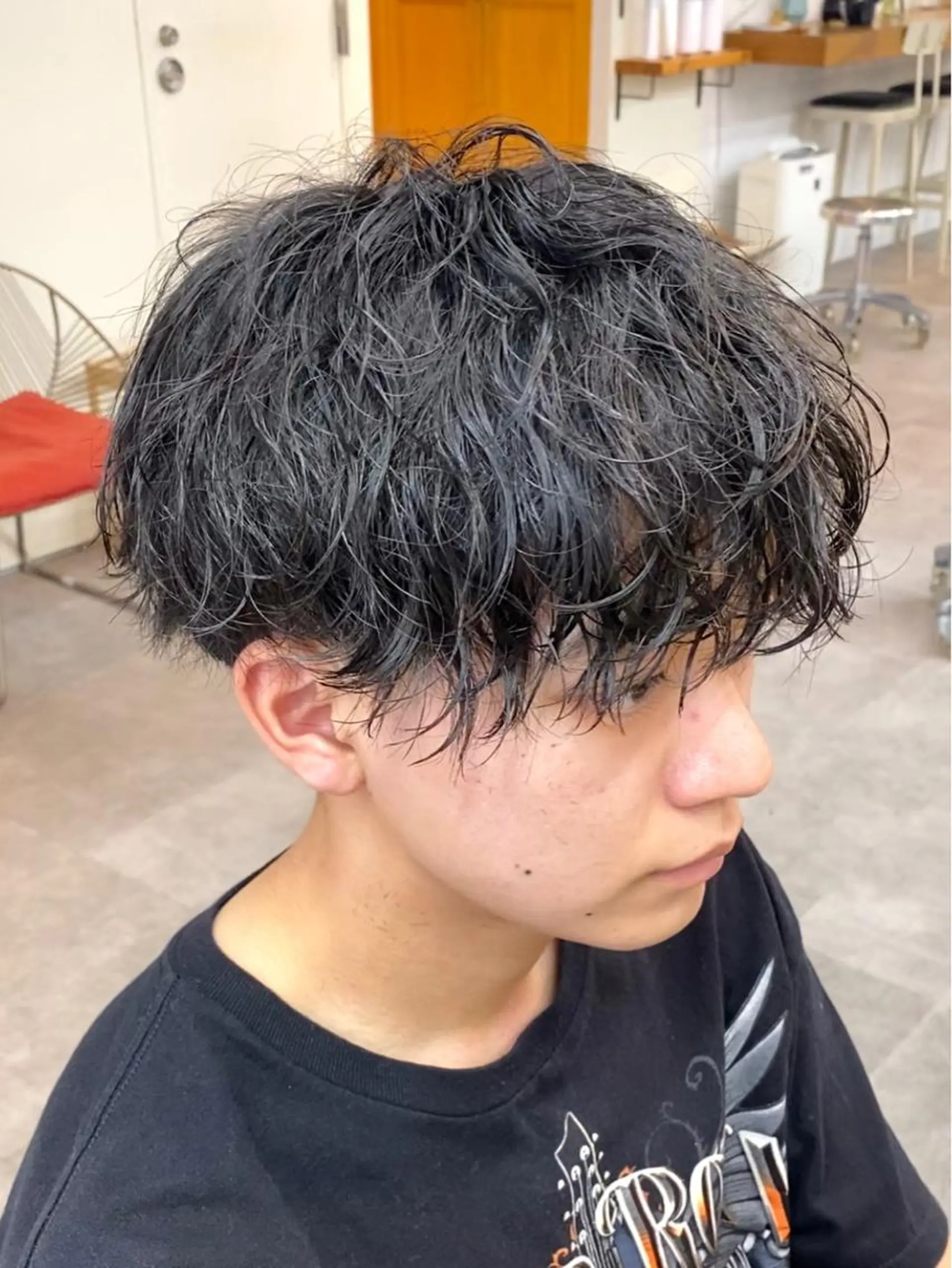 ショート パーマ メンズ 波巻きパーマ JINKIメンズ特化 メンズカットパーマのヘアスタイル