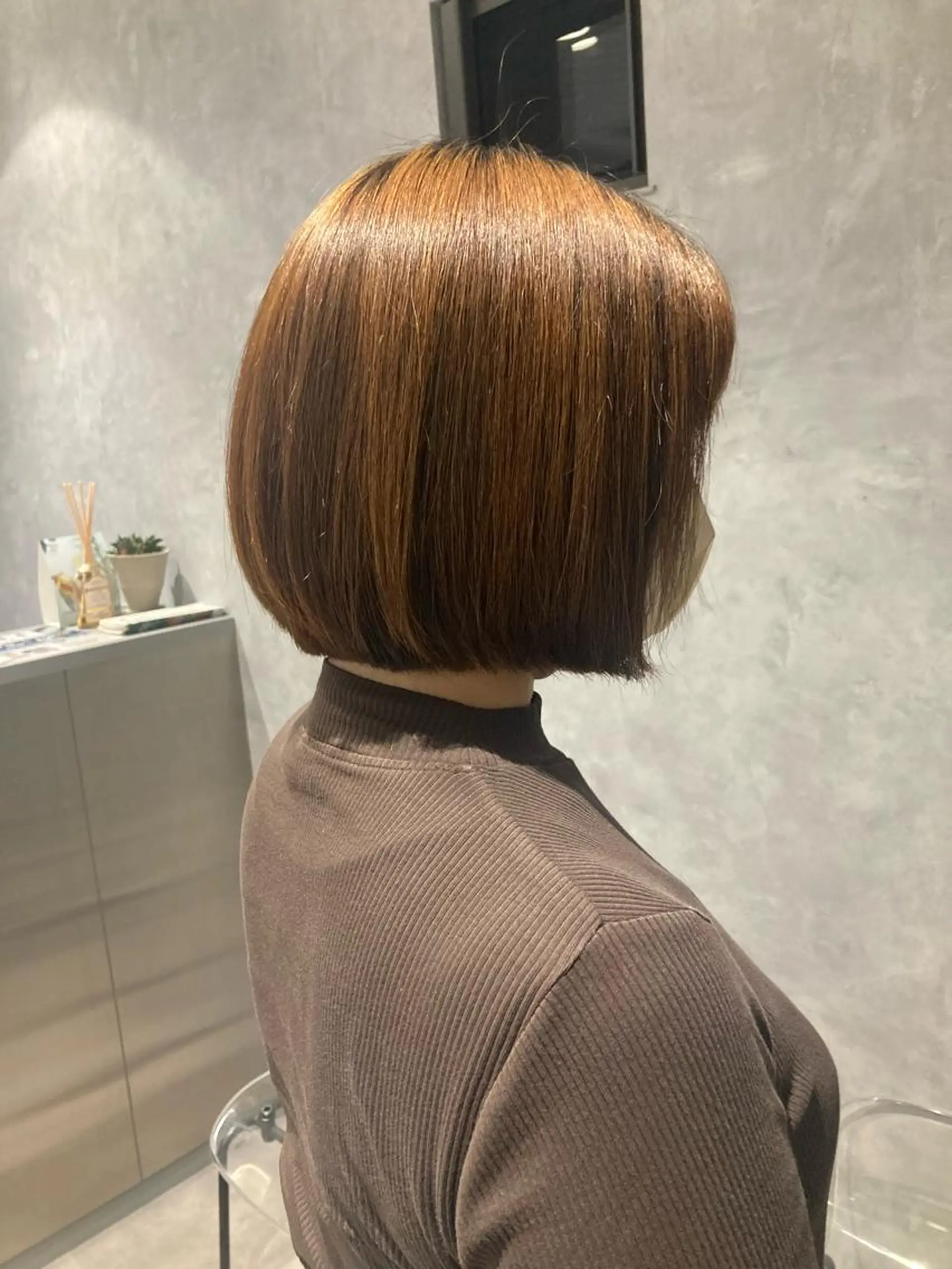 ミディアム ボブ HEDI所属・茨木 まひろのヘアスタイル