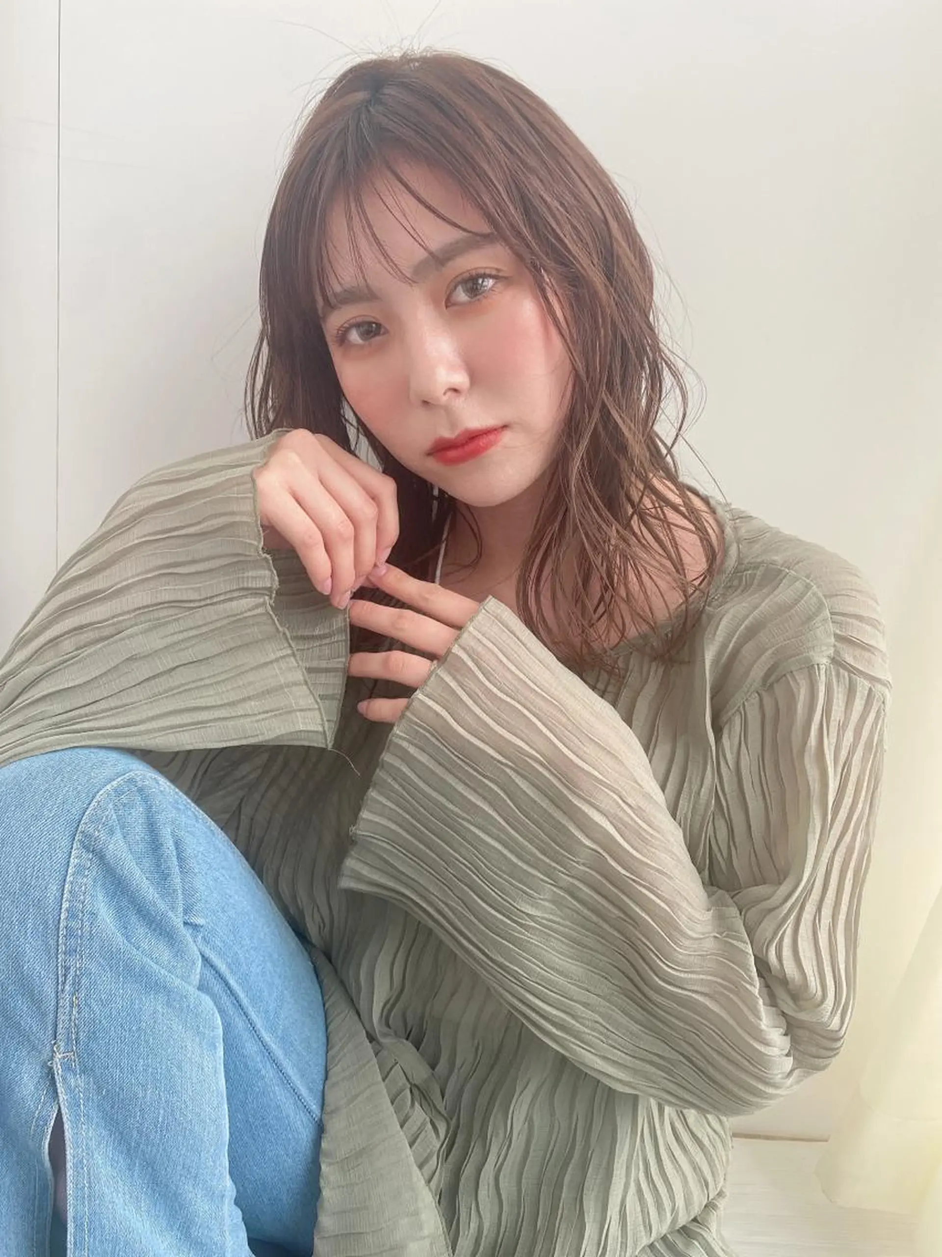 セミロング カラー 伊藤 愛美のヘアスタイル