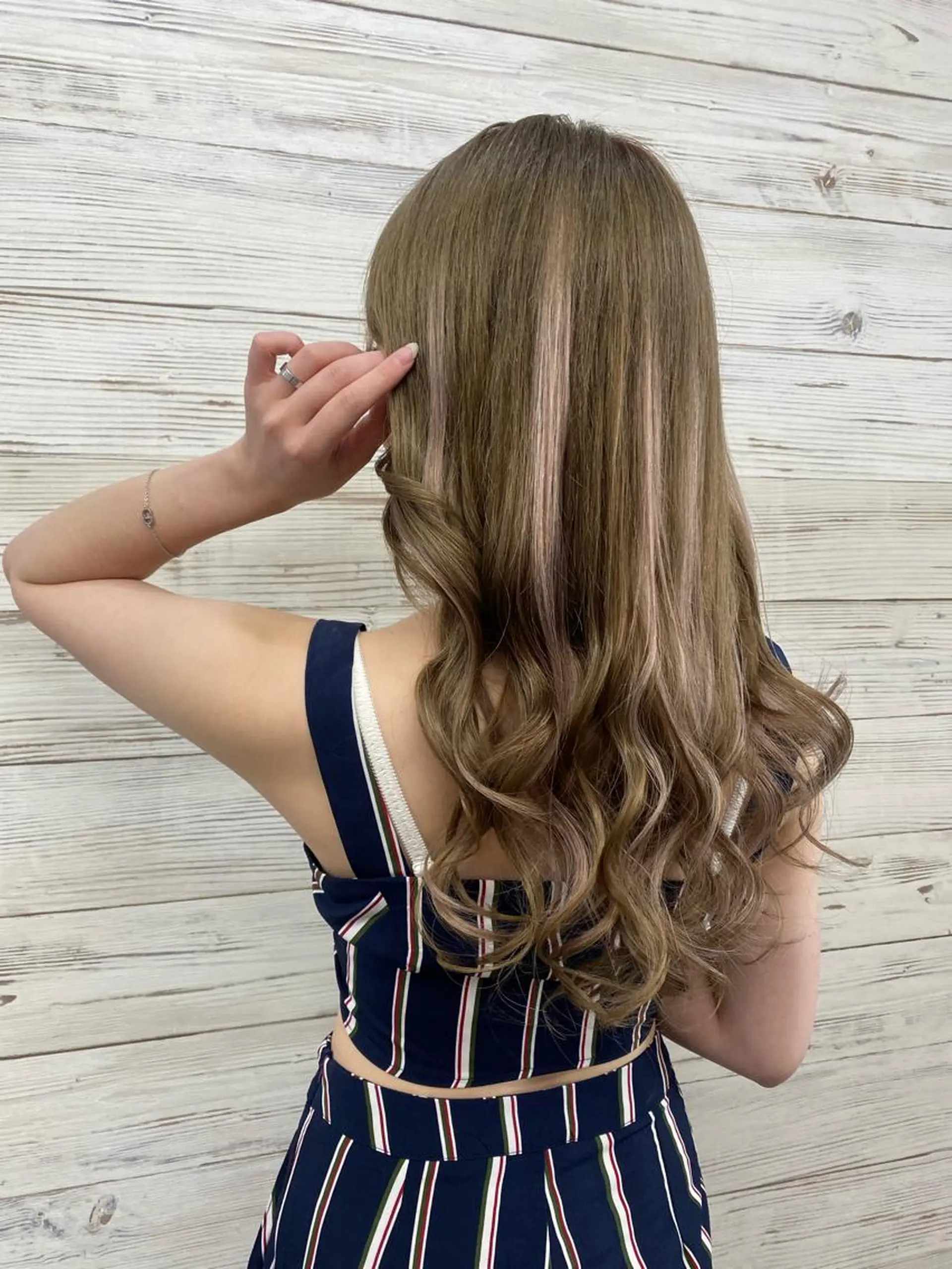 セミロング カラー ヘアアレンジ ショートボブ 編み込みエクステ シールエクステ セミロングパーマ バレイヤージュ LAVENDIA Azabu所属・LAVENDIA 初音のヘアスタイル