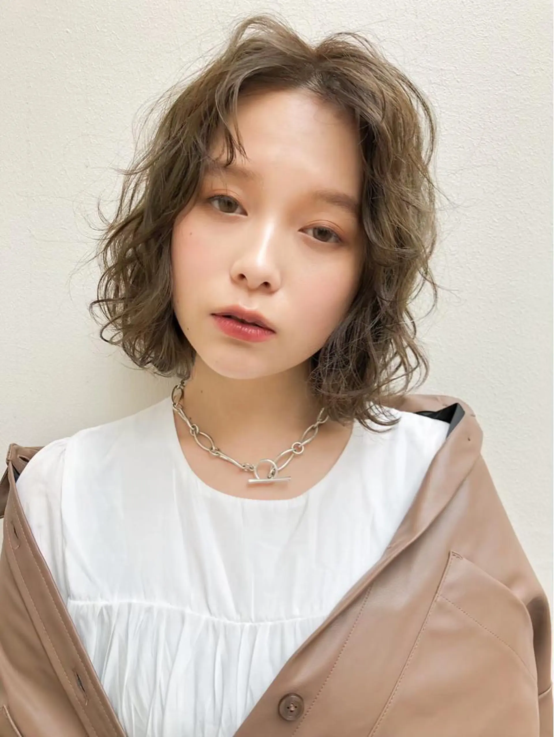 ミディアム カラー パーマ ミディアムパーマ ダブルカラー グラデーションカラー ハイライトカラー イルミナカラー カット ヘアカラー トリートメント 🌼褒められヘア🌼 kaoのヘアスタイル