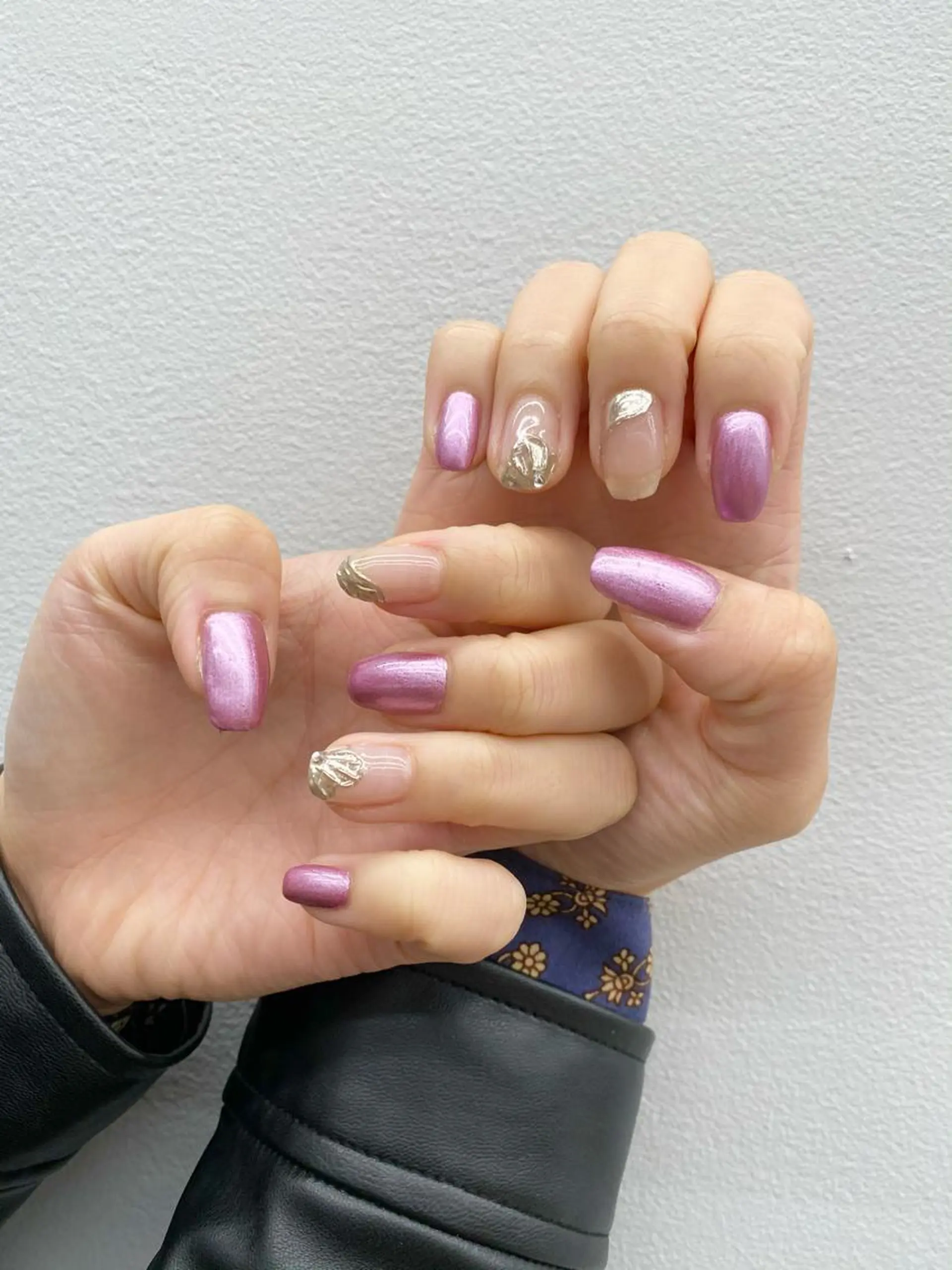 ネイル アートネイル フラワーネイル ミラーネイル シンプルネイル 京都レイヤーカット/ 縮毛矯正/羽柴りくのヘアスタイル