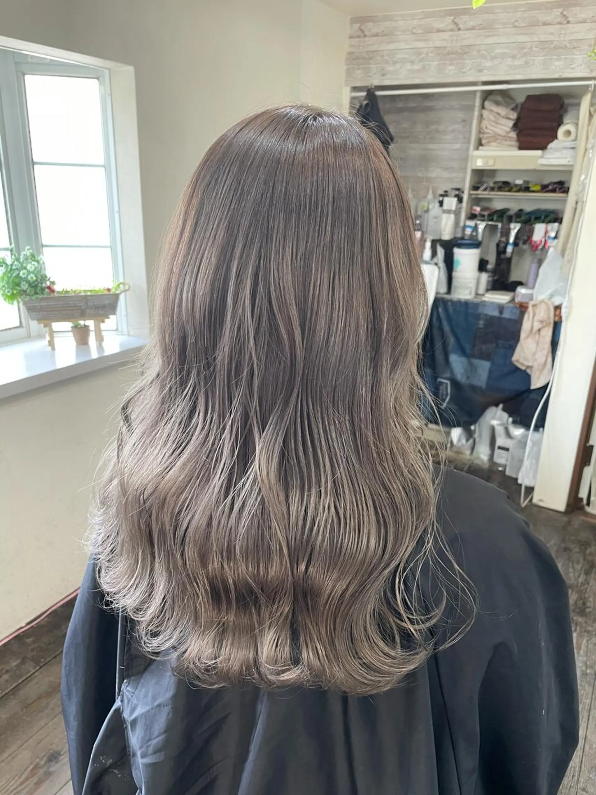 ロング ヘアカラー 渡辺 健太のヘアスタイル