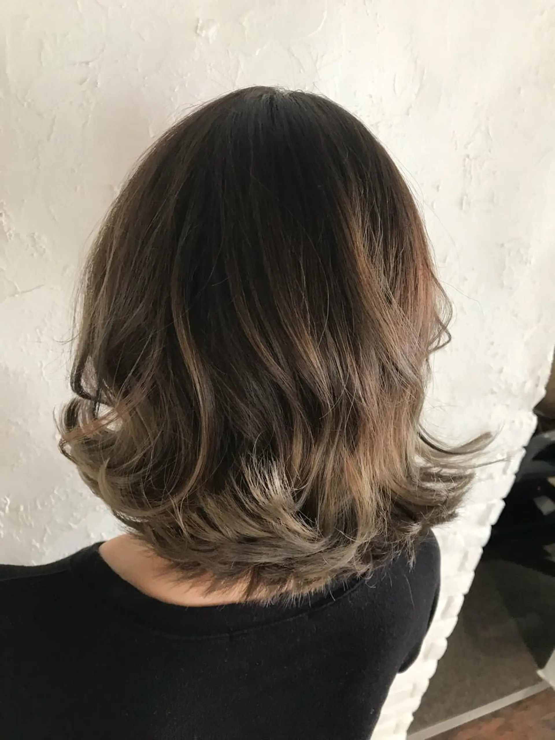 ミディアム カラー 伊藤 優希のヘアスタイル