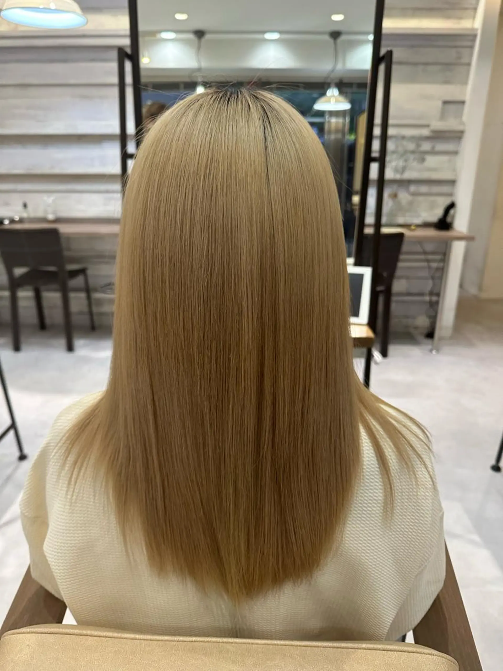 セミロング 髪質改善AUSTIN登戸所属・野村 一花 / 暖色 カラー / Wカラーのヘアスタイル