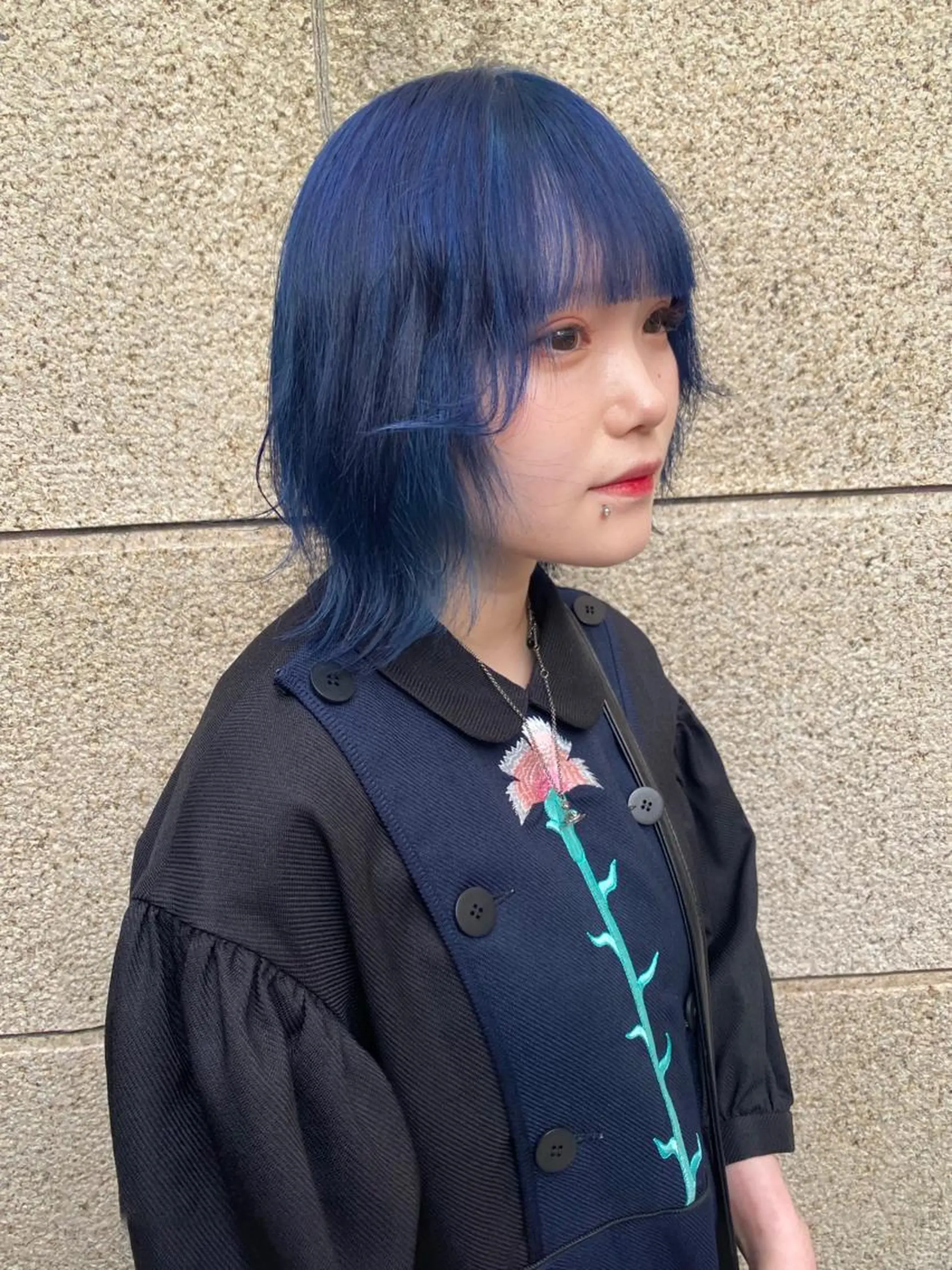 ミディアム カラー ブリーチ ブルーカラー ヘアカラー トリートメント RAIMA ハイトーン/ベージュのヘアスタイル