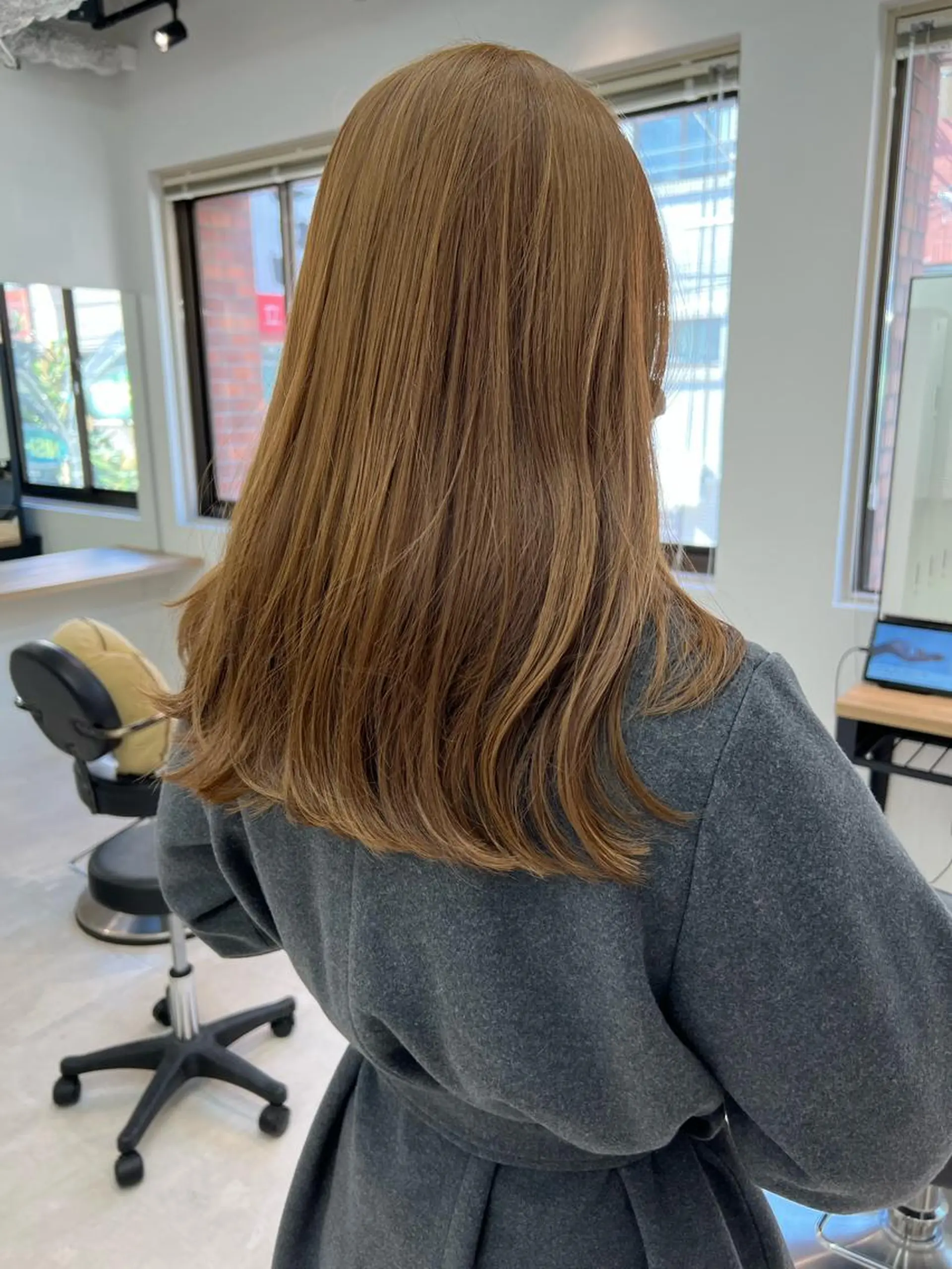 ロング カラー ベージュカラー カット ヘアカラー lar 立川南口所属・レイヤーボブ/ボブ 仲川和人のヘアスタイル