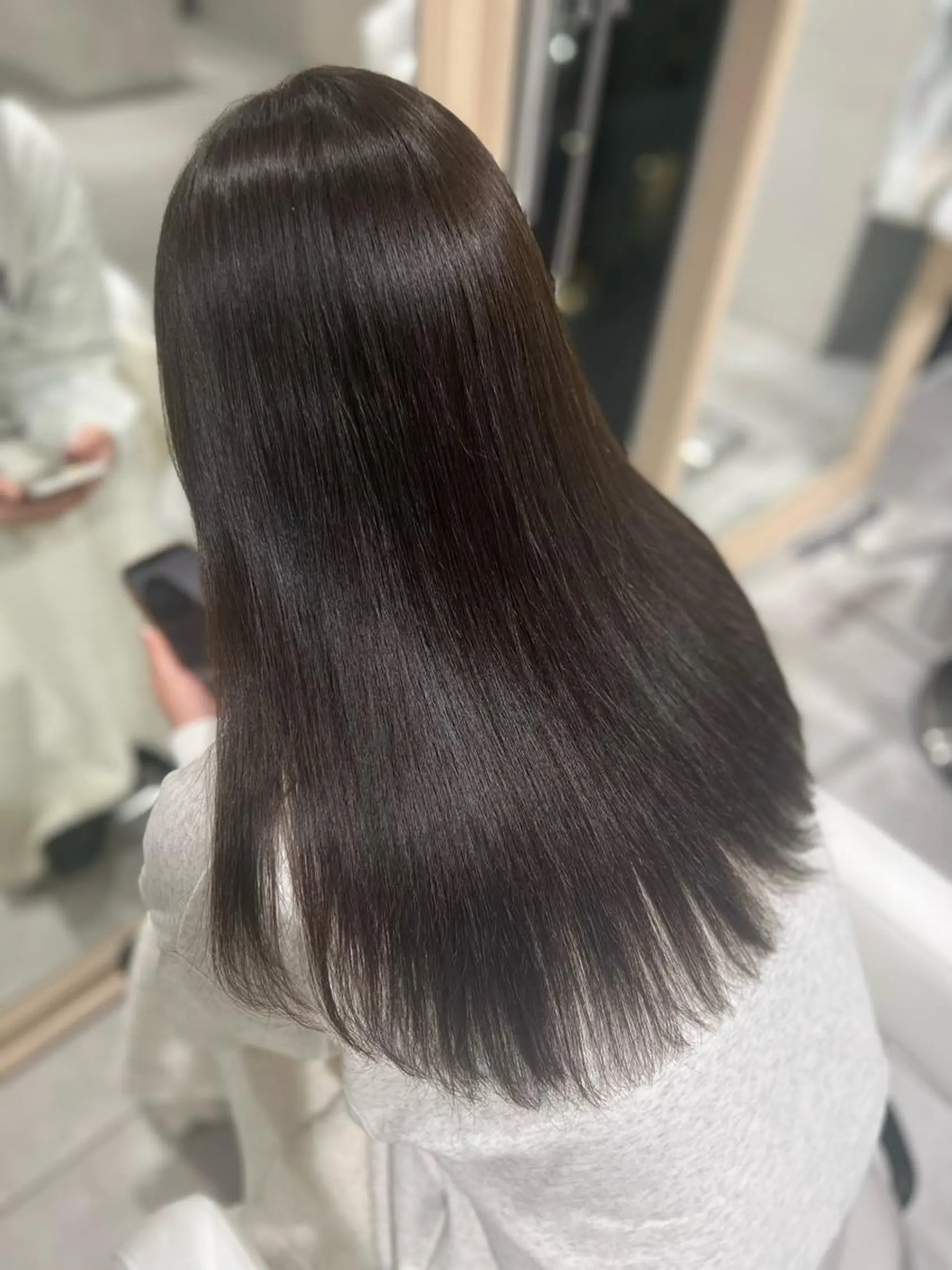 ロング カラー ブリーチ 透明感カラー グレージュ ブリーチなしカラー ZACC Vie所属・森川 翔太のヘアスタイル