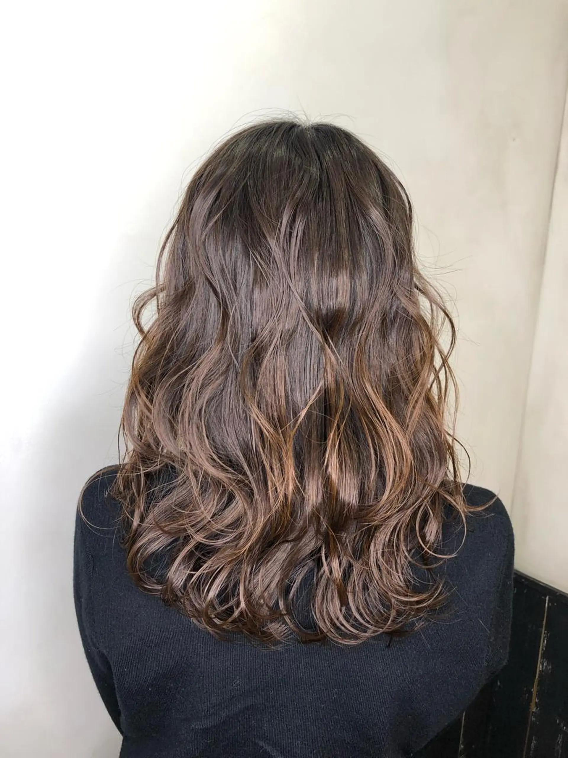 ミディアム カラー パーマ ミディアムパーマ デジタルパーマ 美髪矯正 🌈髪質改善 山下のヘアスタイル