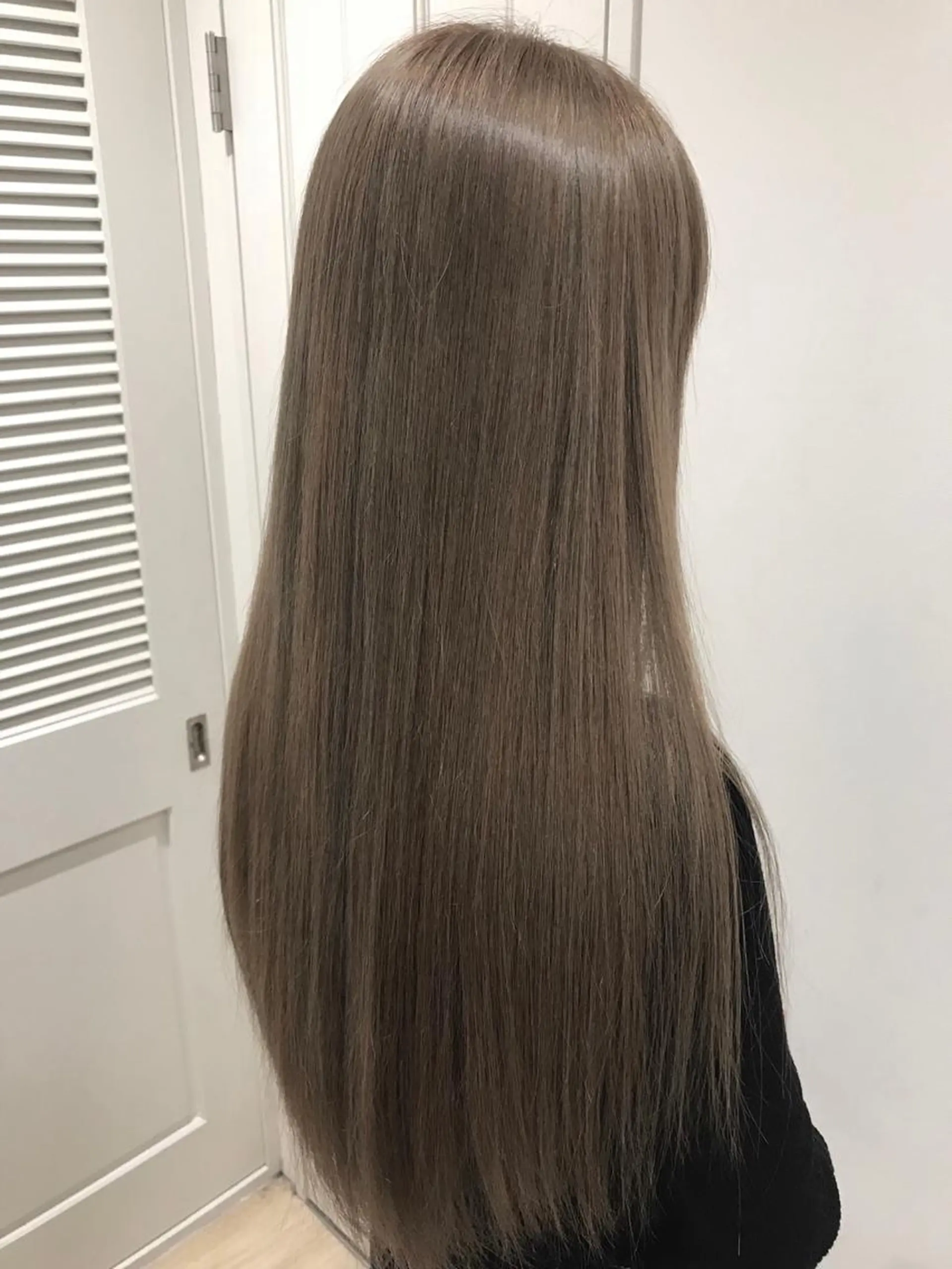 ロング アッシュ ヘアカラー トリートメント 渋谷ハイトーン/ デザインカラー阿部のヘアスタイル