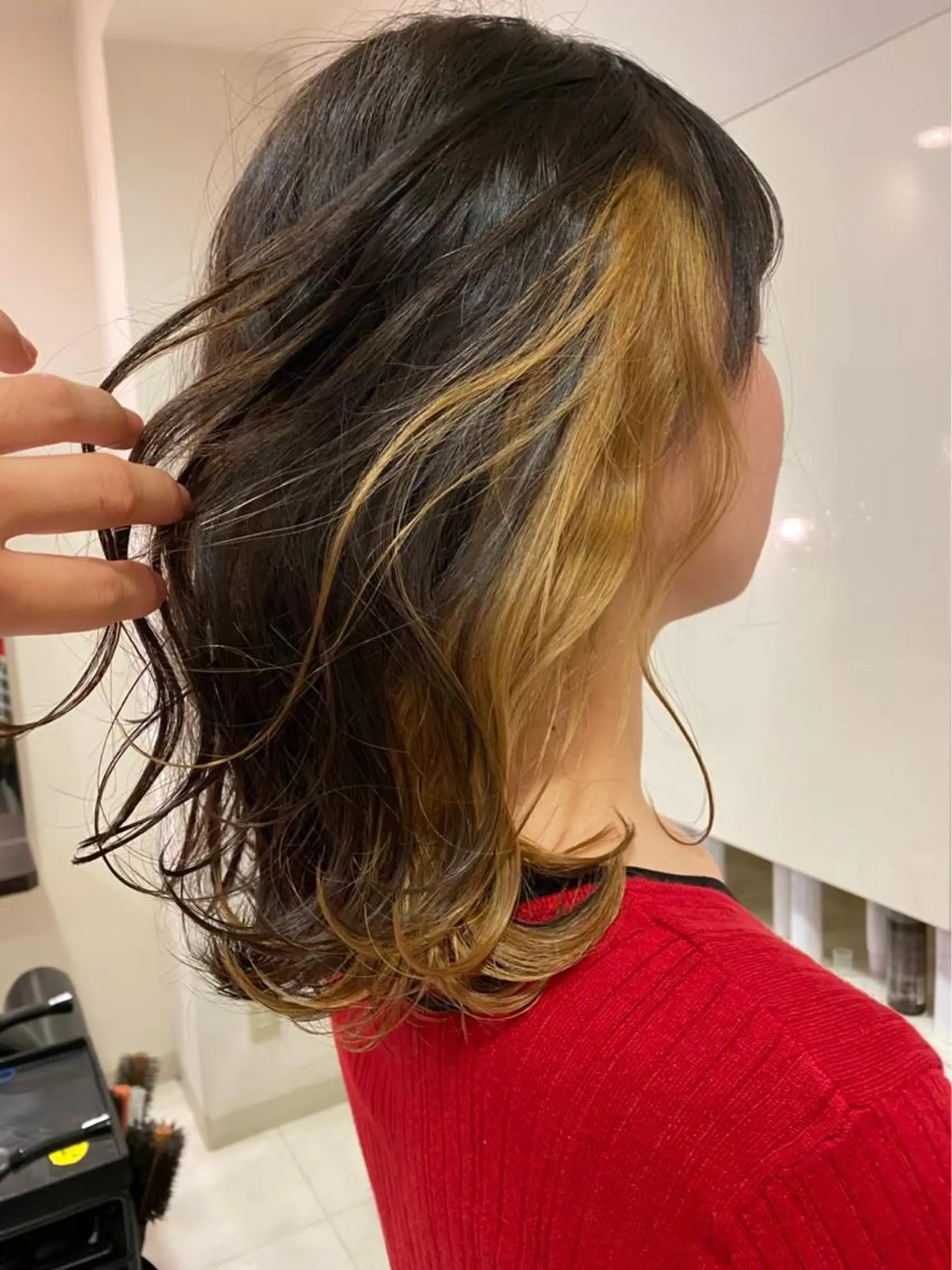 ミディアム カラー ベージュカラー インナーカラー AIconic nagoya所属・縮毛矯正/ レイヤー/ミディアムのヘアスタイル