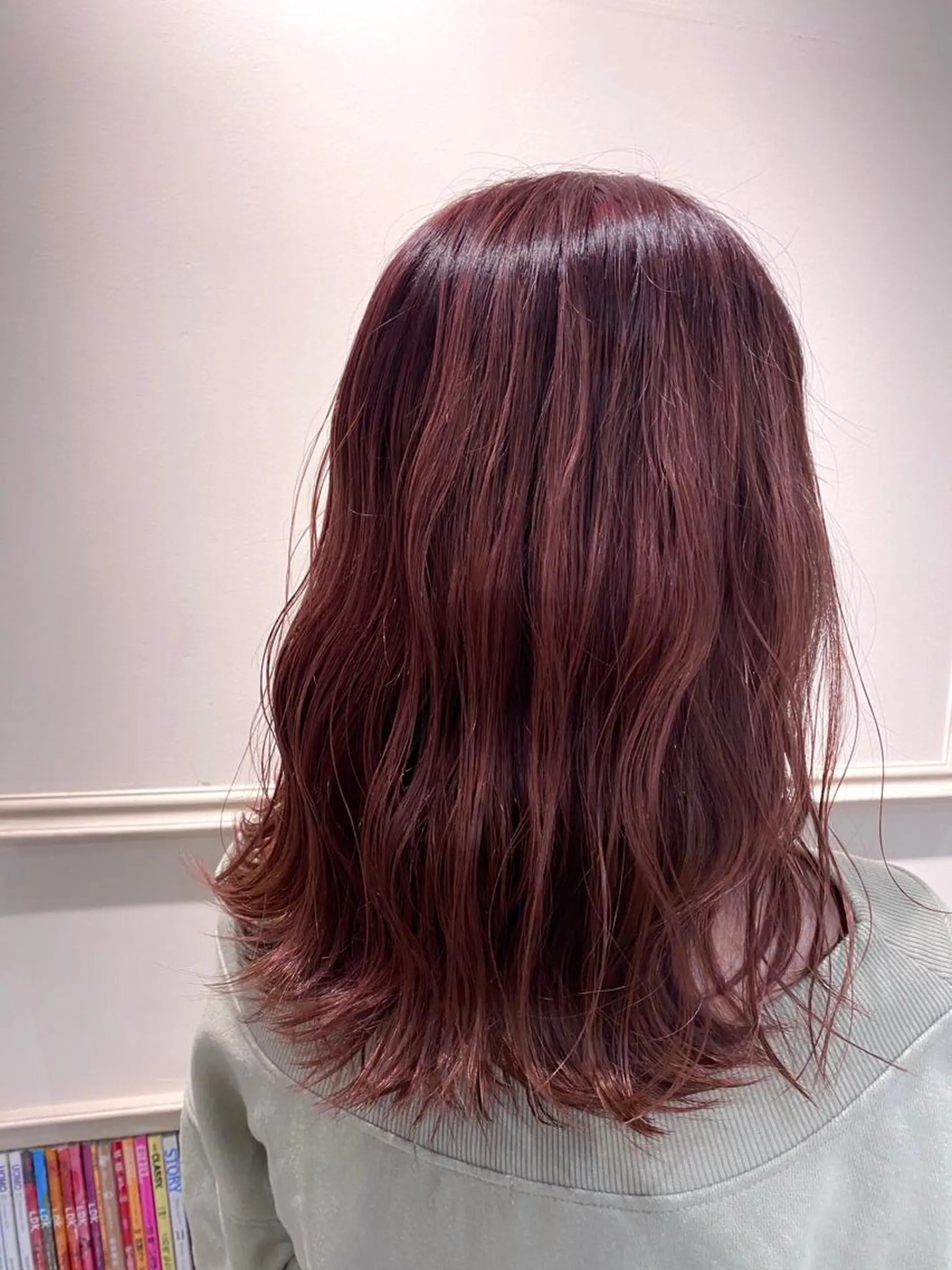 ミディアム カラー ピンクカラー ヘアカラー 川越 輝梨奈のヘアスタイル