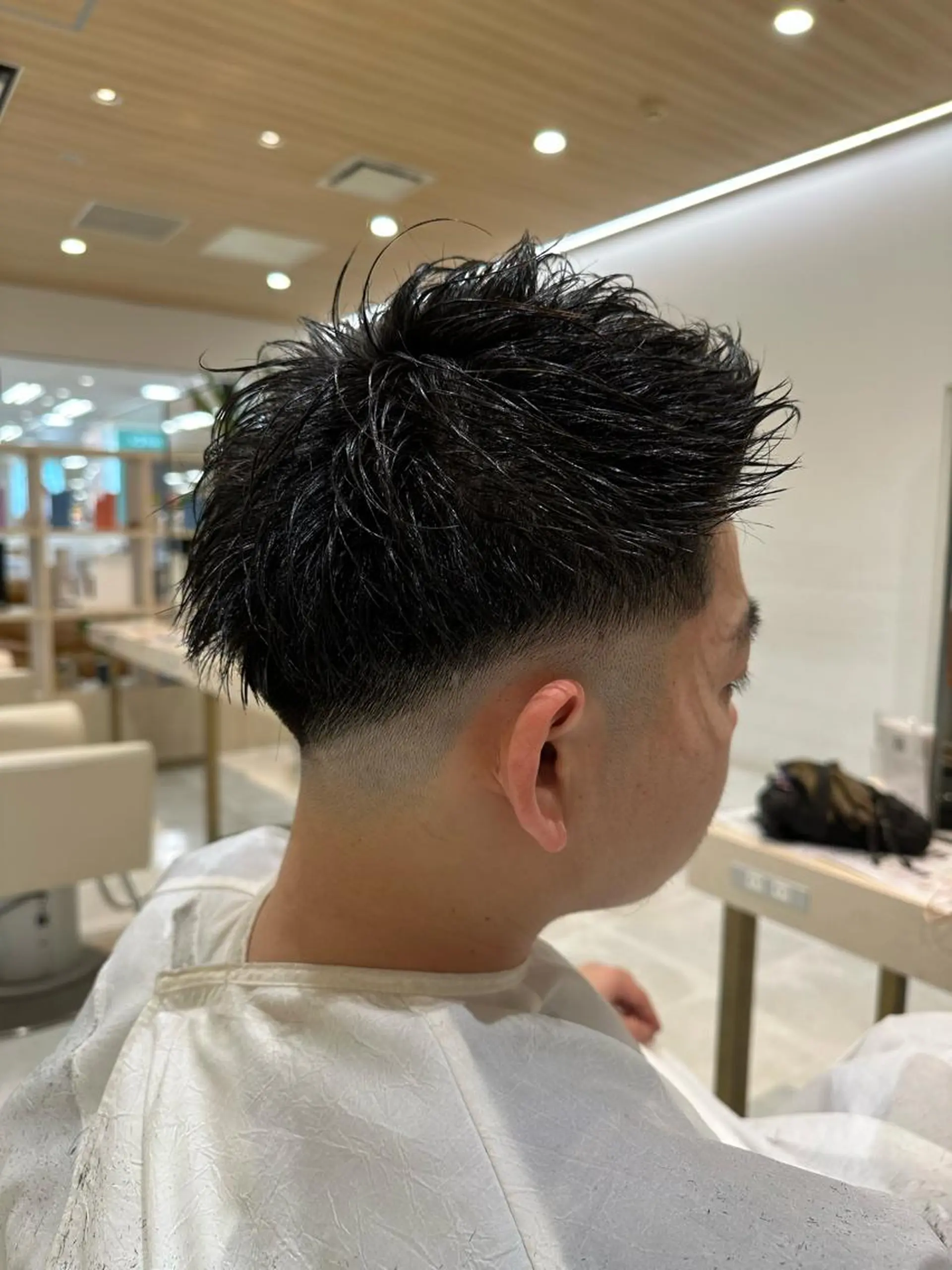 メンズ フェードカット IRO所属・神田 桃菜のヘアスタイル