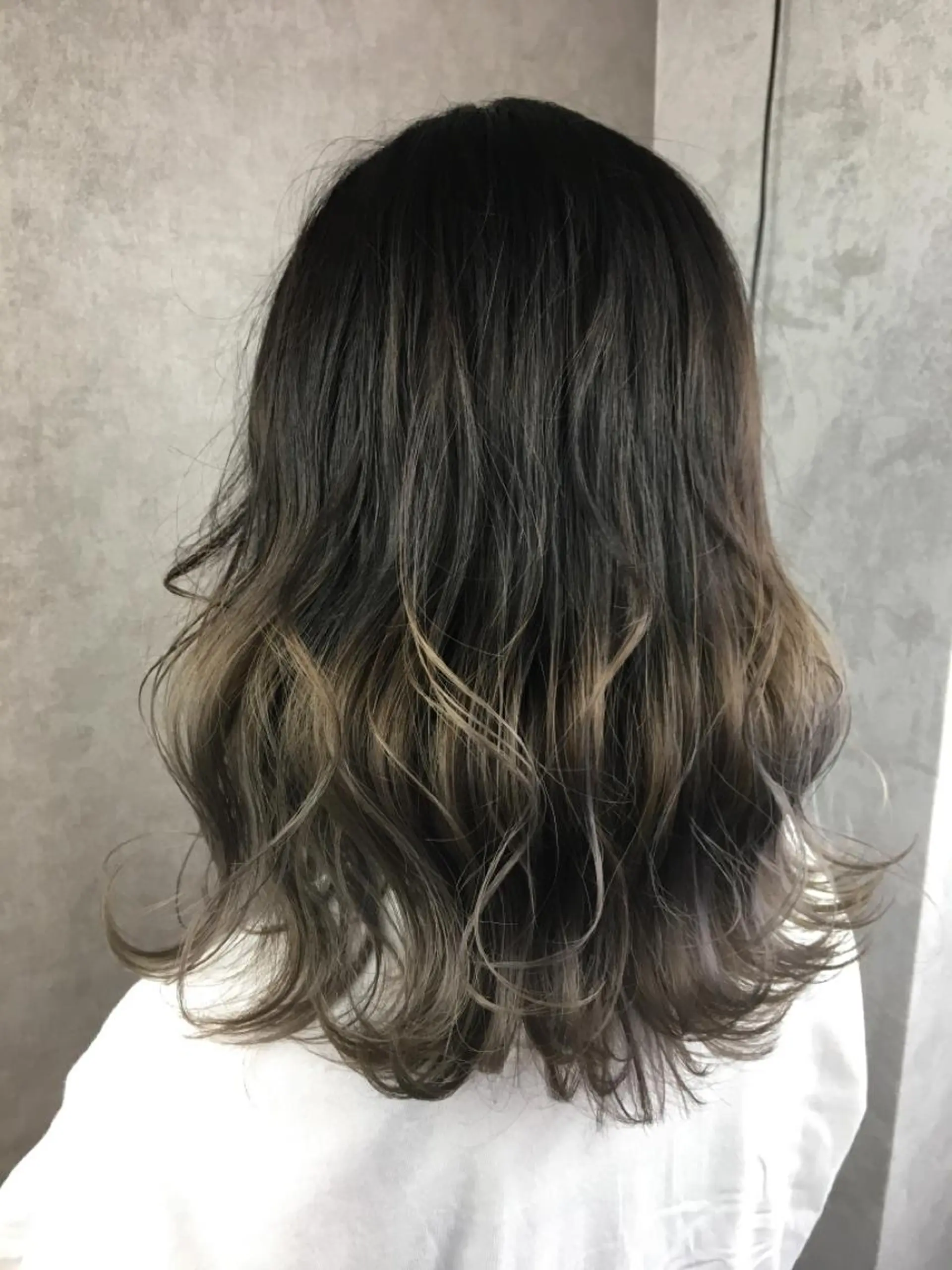 ミディアム カラー ツイストスパイラル パーマ🟡KYOUのヘアスタイル