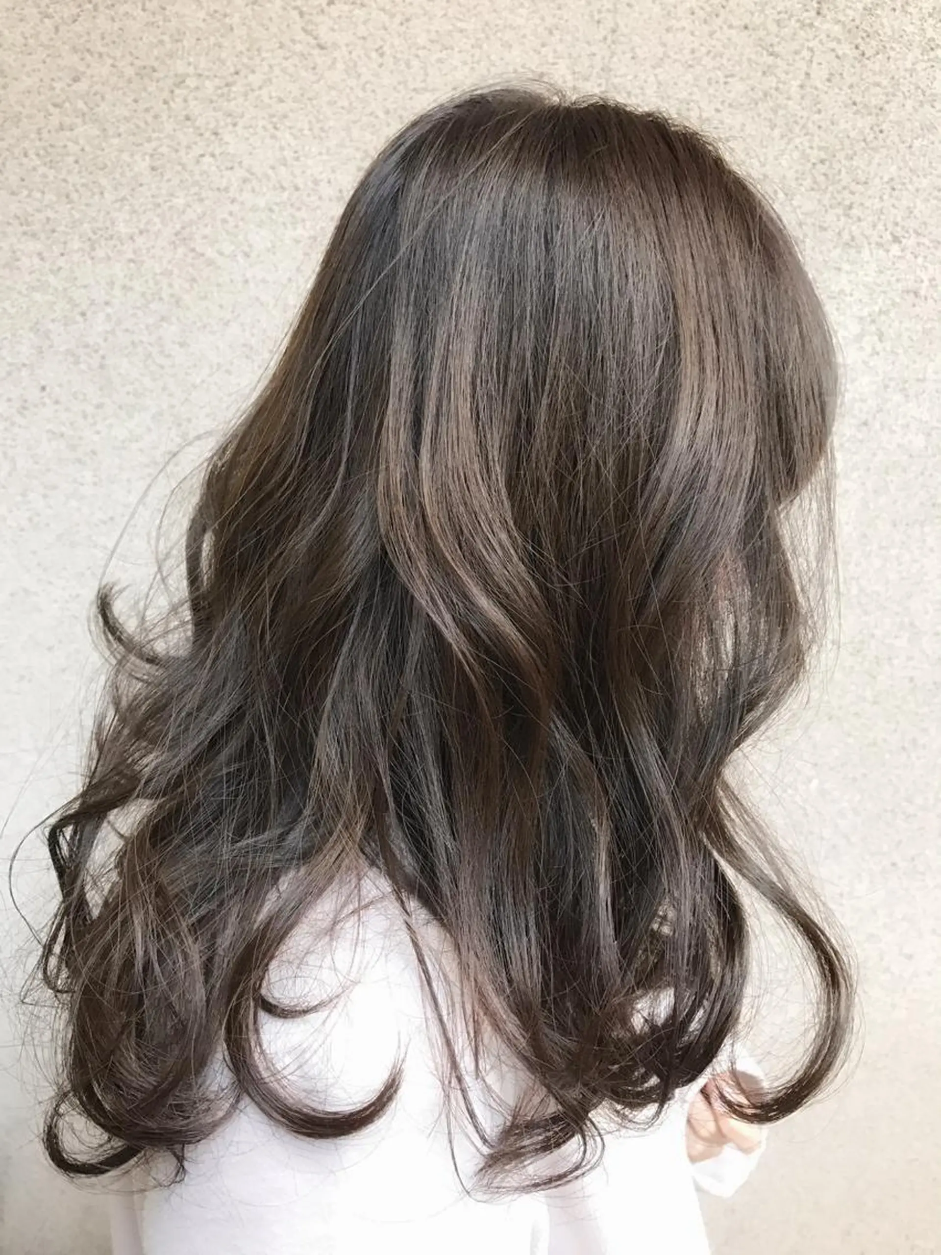 ミディアム カラー イルミナカラー vato マンツーマンサロンのヘアスタイル