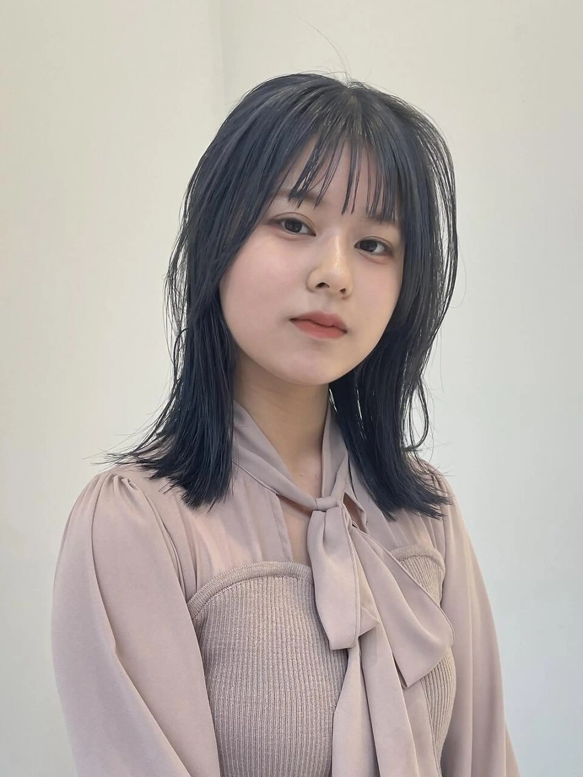 ミディアム カラー ミディアムパーマ バレイヤージュ ブリーチ ケアブリーチ ダブルカラー ヘアカラー Nought etre 西金沢のヘアスタイル