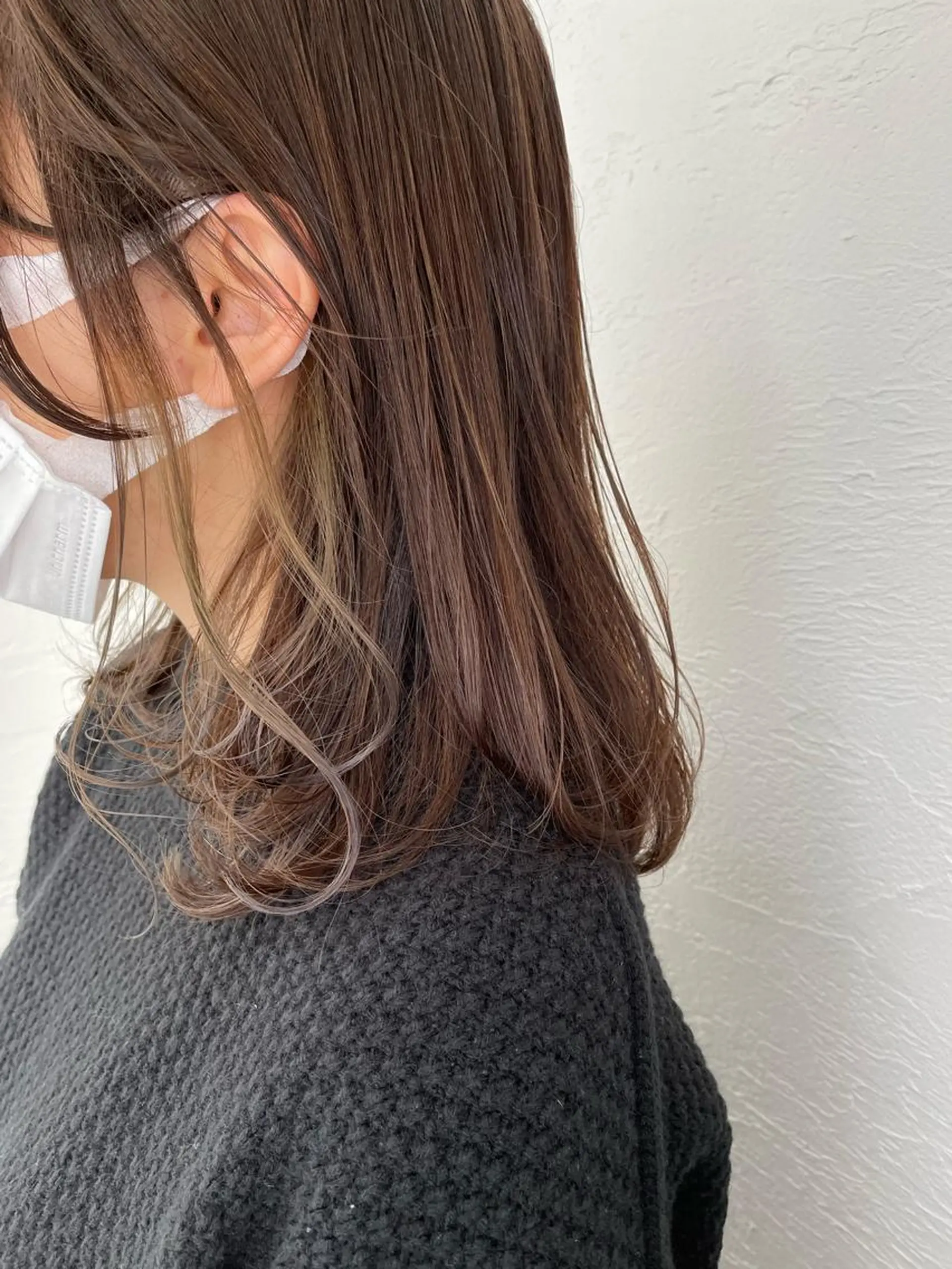 セミロング カラー fio マナミのヘアスタイル