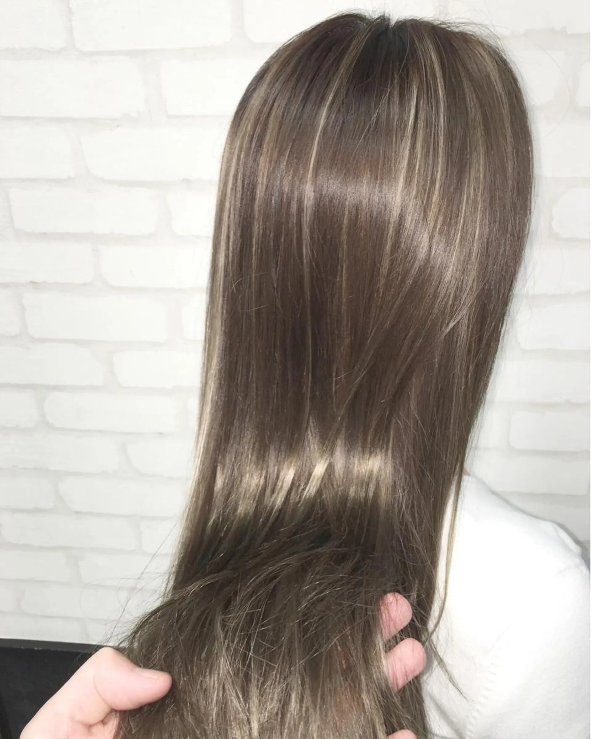 セミロング カラー エクステの神様 ▫️原島ユウヤ▫️のヘアスタイル