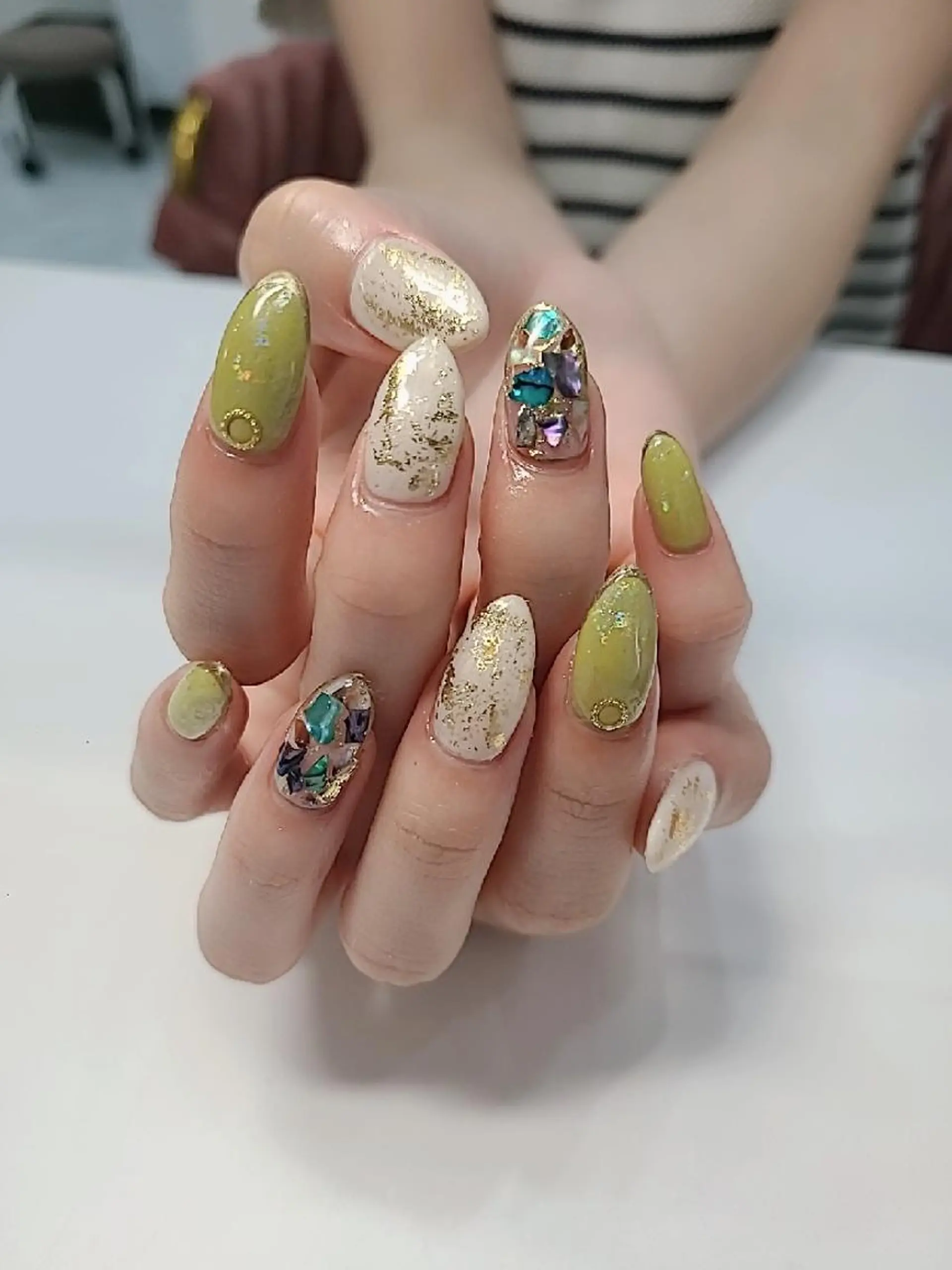 ネイル アートネイル ビーケア自由が丘所属・えみ えみのネイルデザイン