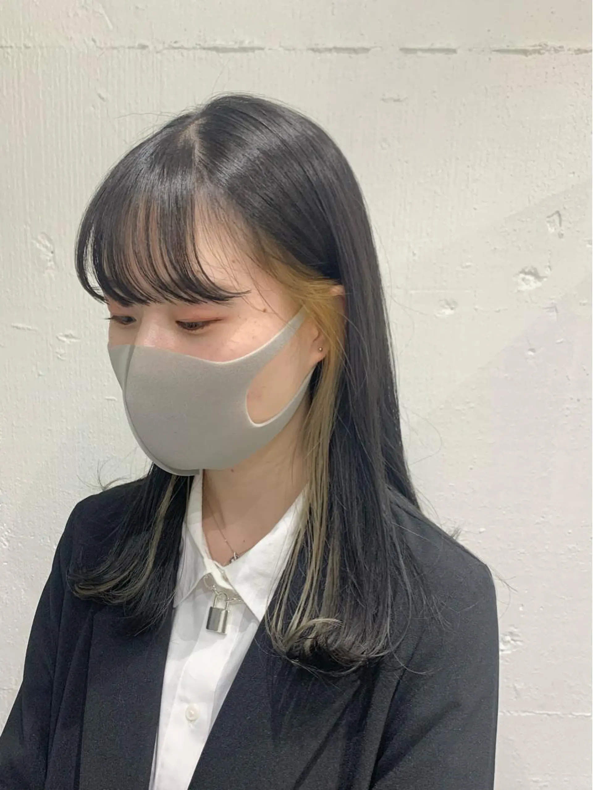 セミロング カラー ヘアアレンジ カット ヘアカラー トリートメント ヘアセット SALOWIN原宿ash店所属・憧れの艶ハイトーンへ 🐈サイサキのヘアスタイル