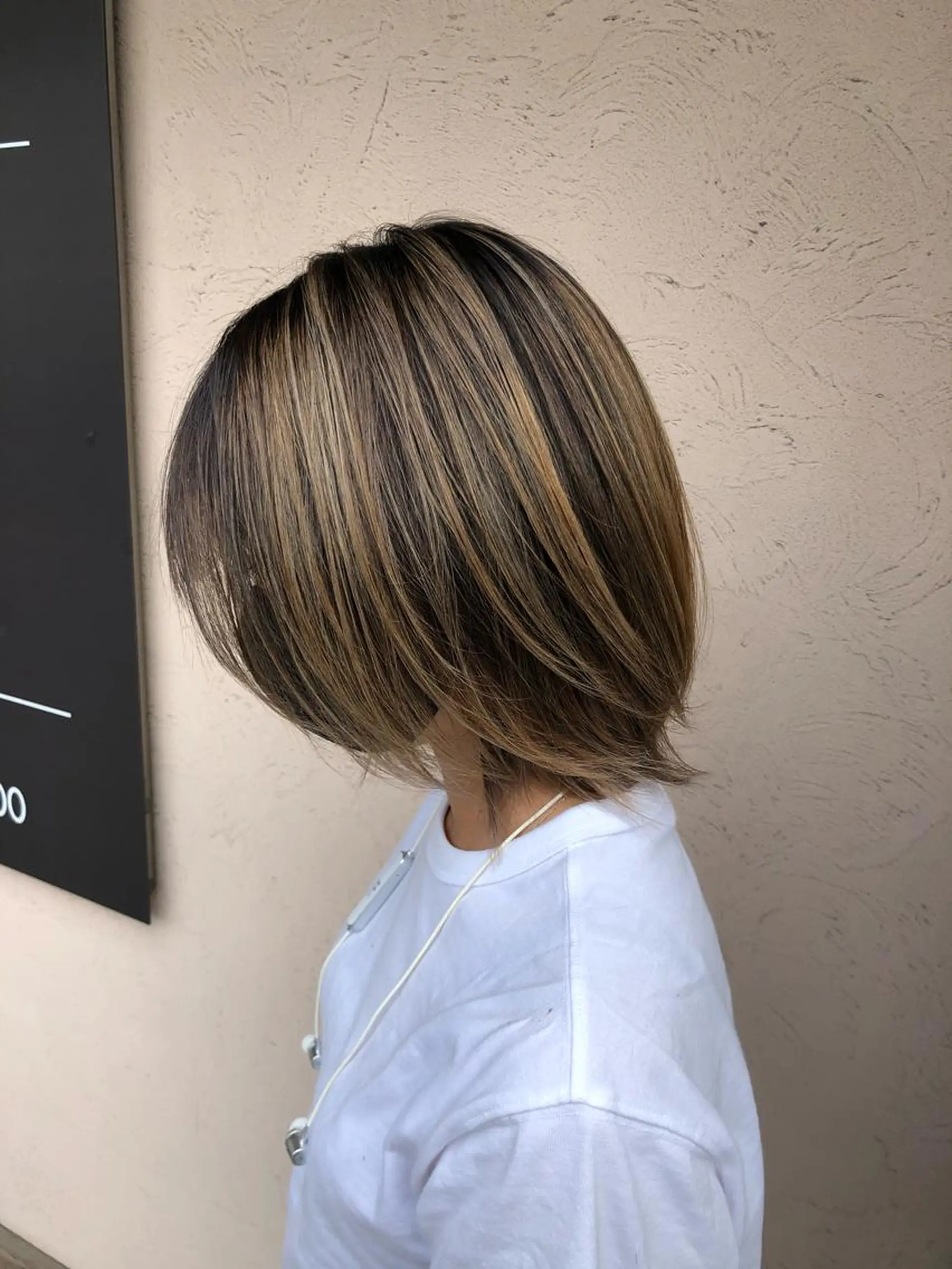 ショート レイヤーカット eL HAIR SALON なんば店所属・ブリーチカラー特化 /焼田貴明のヘアスタイル