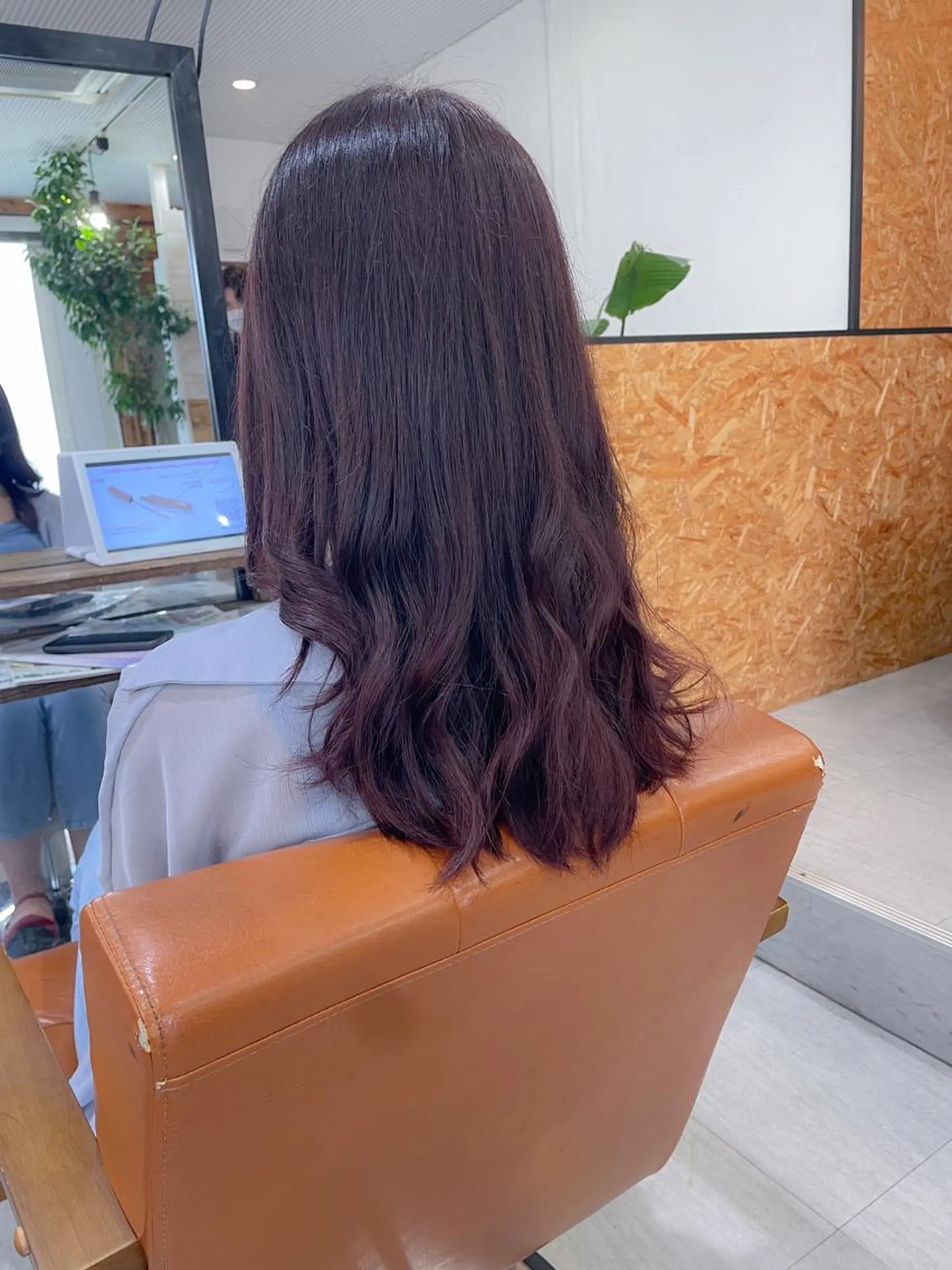 ロング カラー グラデーションカラー レッドカラー ヘアカラー かんばら りょーいのヘアスタイル