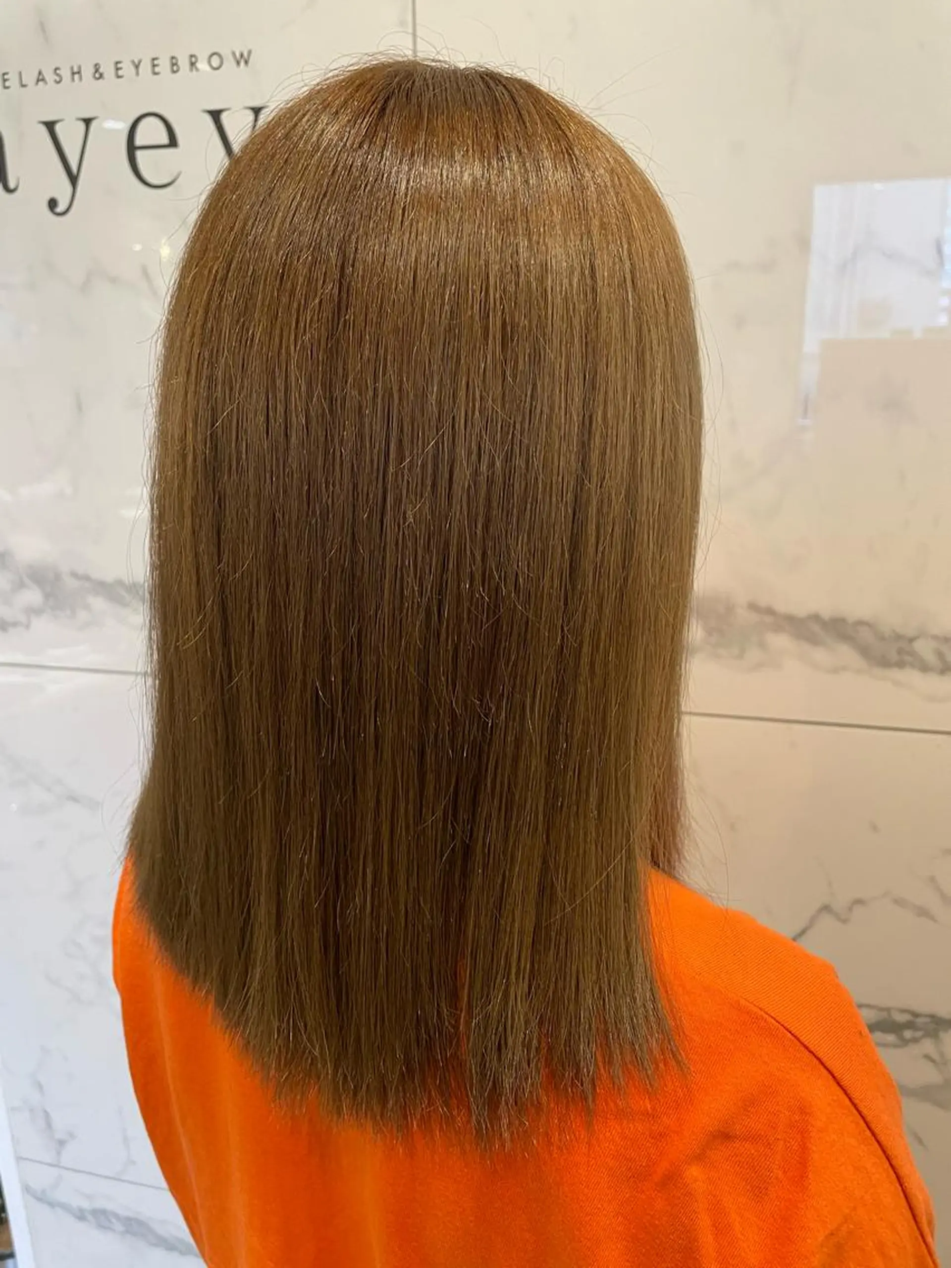 カラー 岡村 真子のヘアスタイル