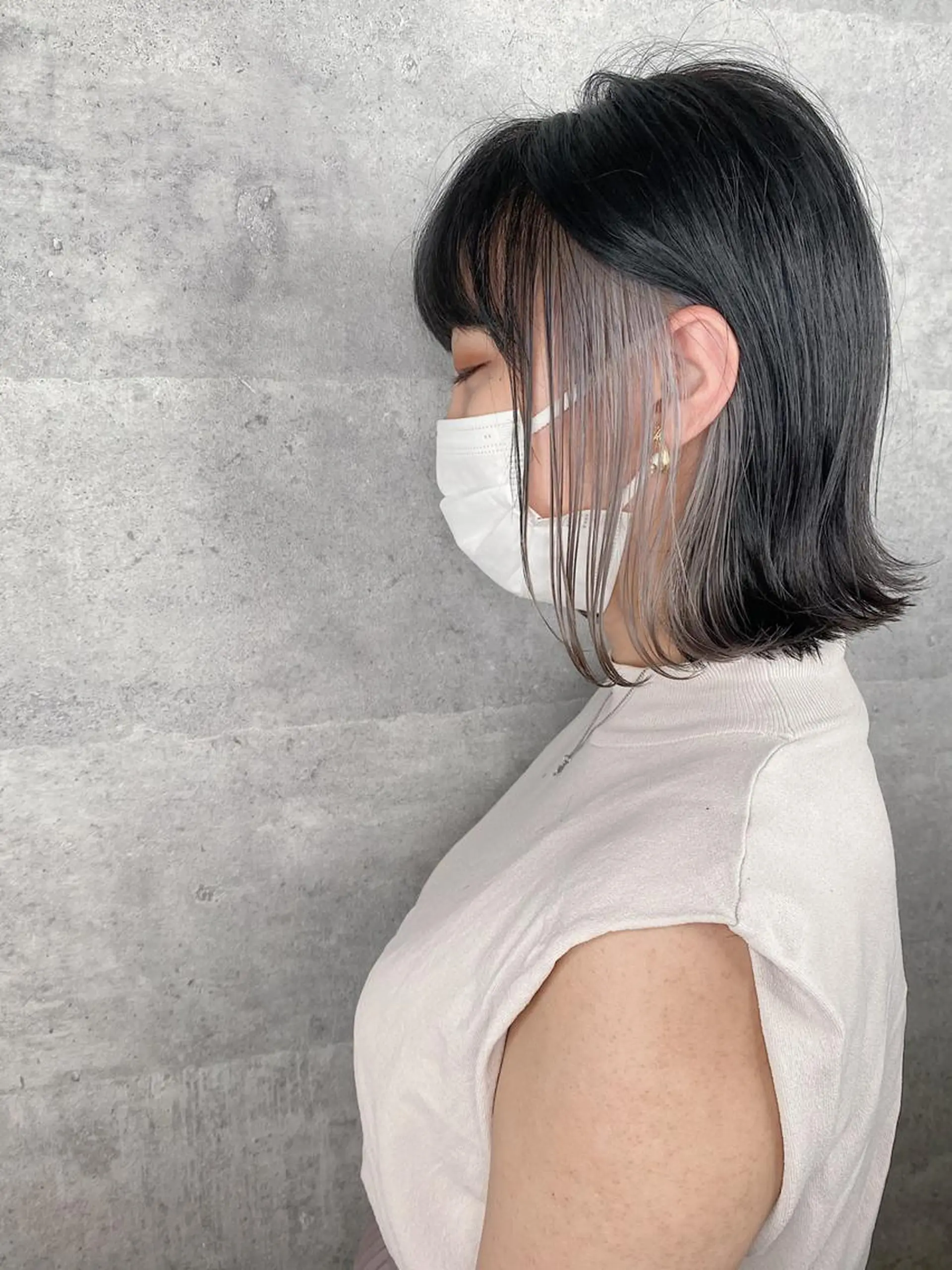 ミディアム カラー _WHITE 天王寺のヘアスタイル