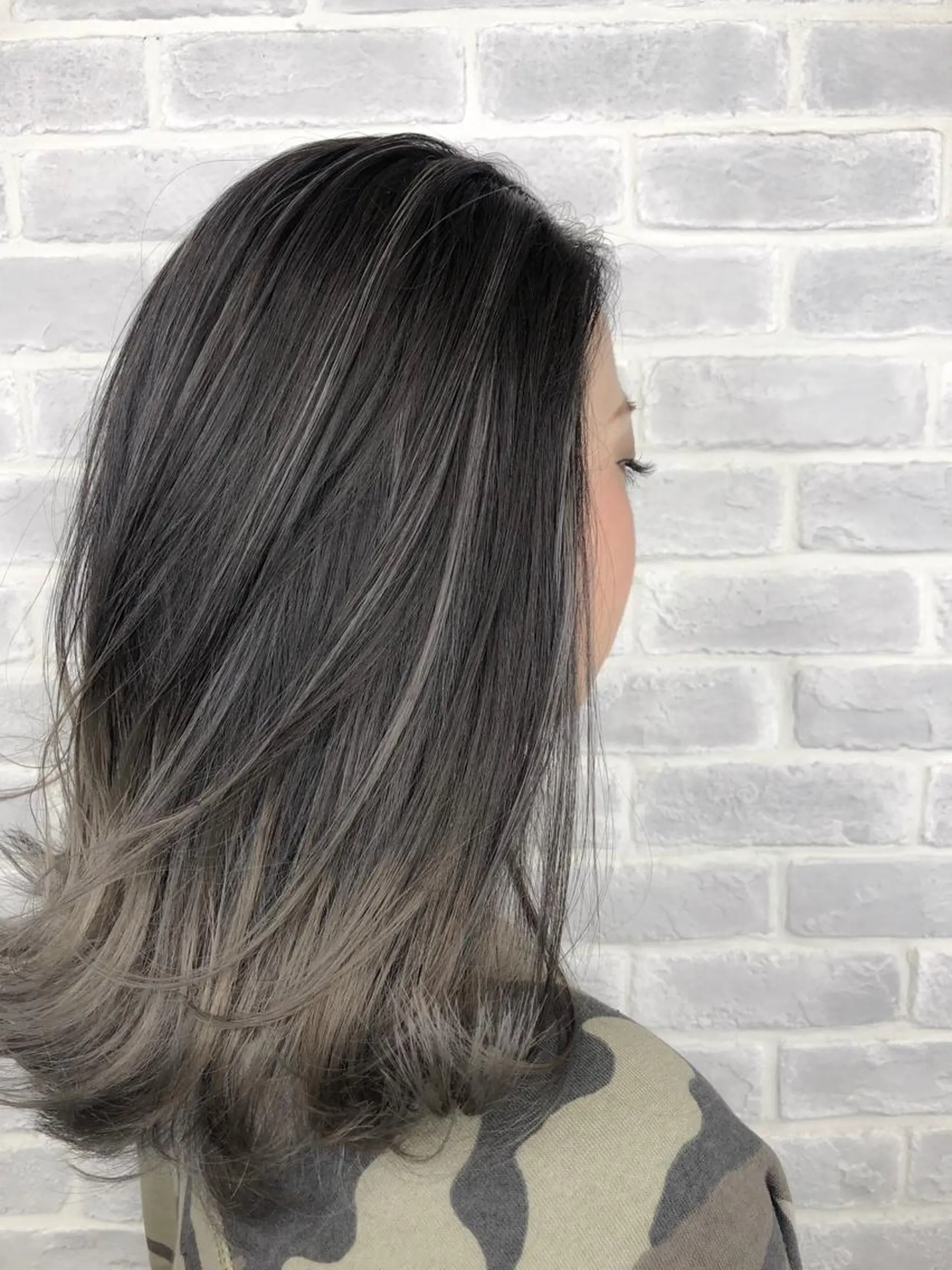 ミディアム カラー バレイヤージュ レイヤーカット SALOWIN神戸三宮East店所属・【透明感、艶髪】西村 有司のヘアスタイル