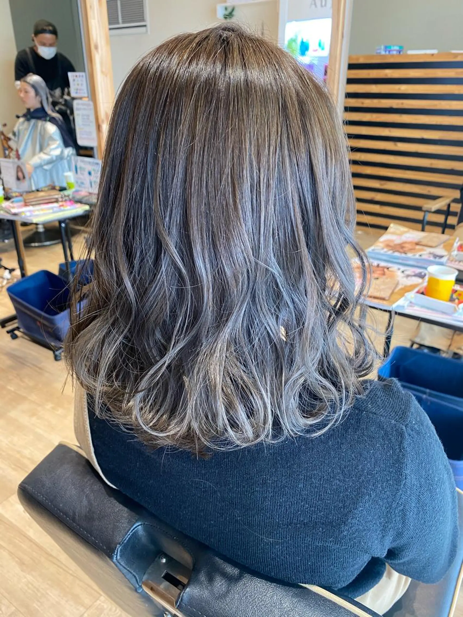 ミディアム カラー 早川 真幸のヘアスタイル