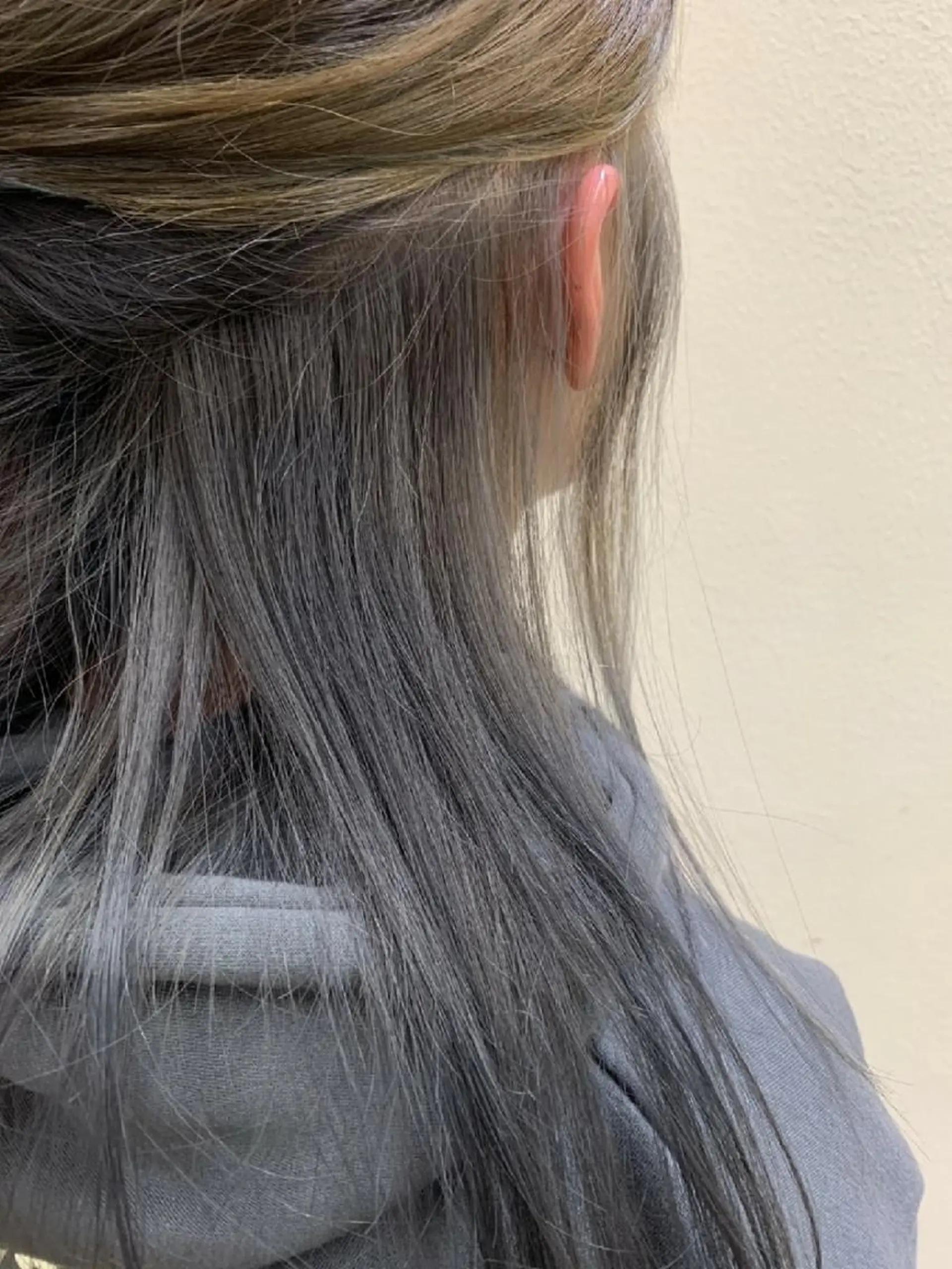 ロング カラー アッシュ インナーカラー シルバー シルバーアッシュ 推しアニメカラー🌈 ツヤ透明感カラー🦄のヘアスタイル