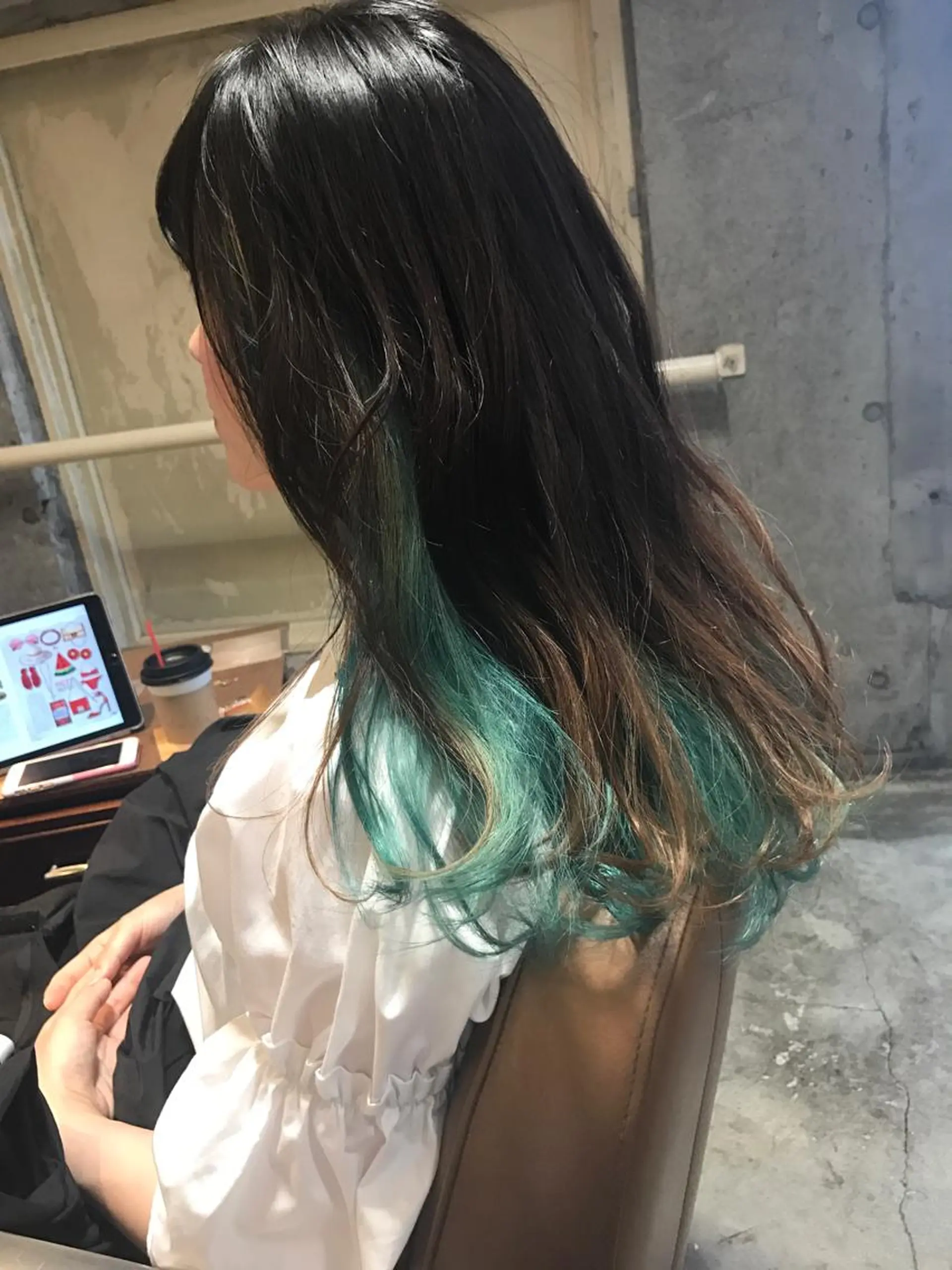 セミロング カラー パーマ ヘアアレンジ メンズ キッズ ネイル マツエク・マツパ メンズインナーカラー ダブルカラー インナーカラー ミント ミントグリーン サロンドミルク 原宿のヘアスタイル