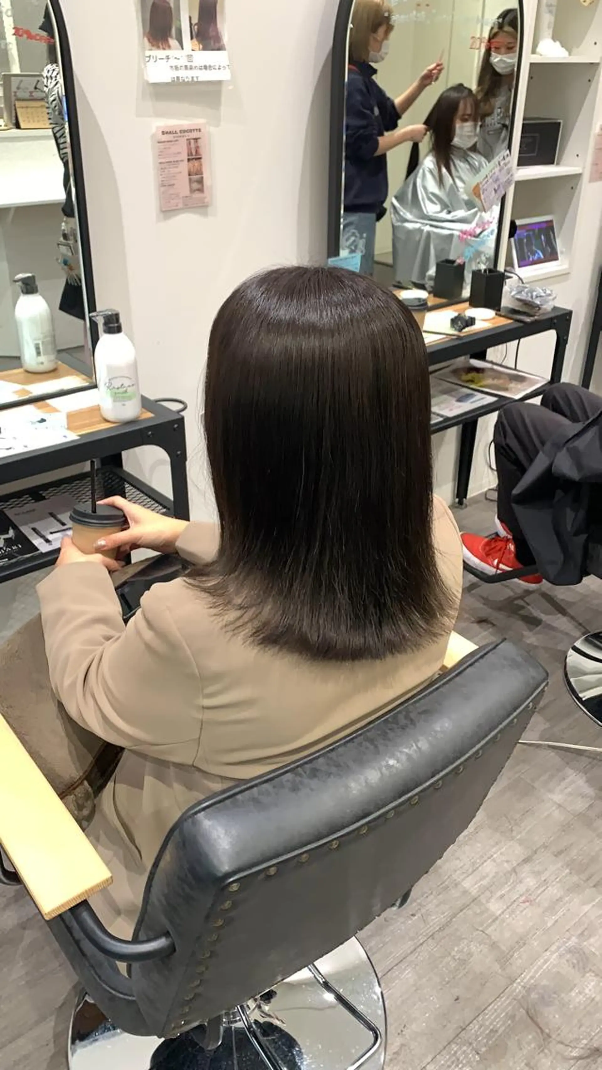 ミディアム カラー 片平 帆香のヘアスタイル