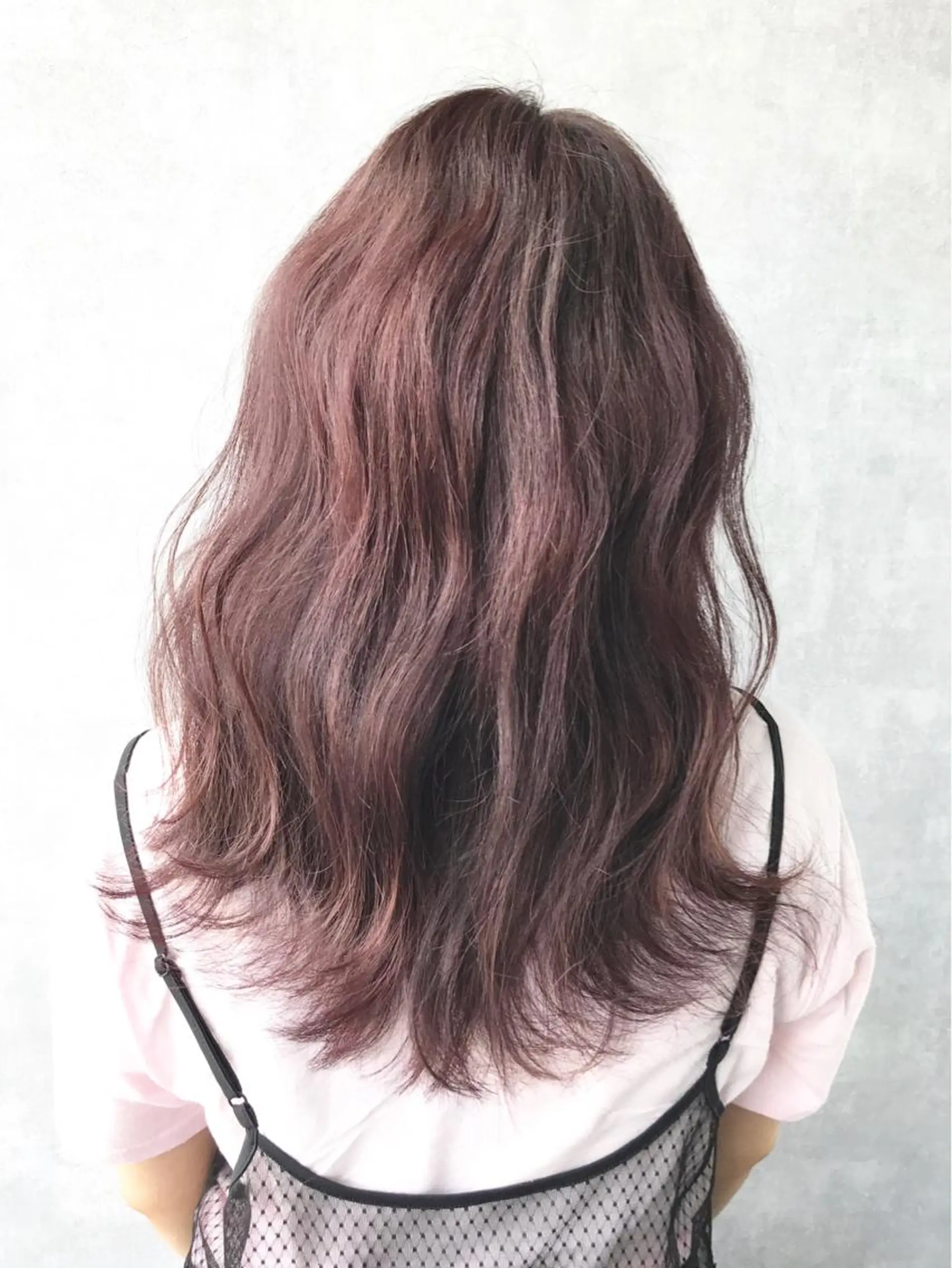 セミロング カラー ラベンダーカラー TOMOYAレイヤー ブリーチ縮毛矯正のヘアスタイル