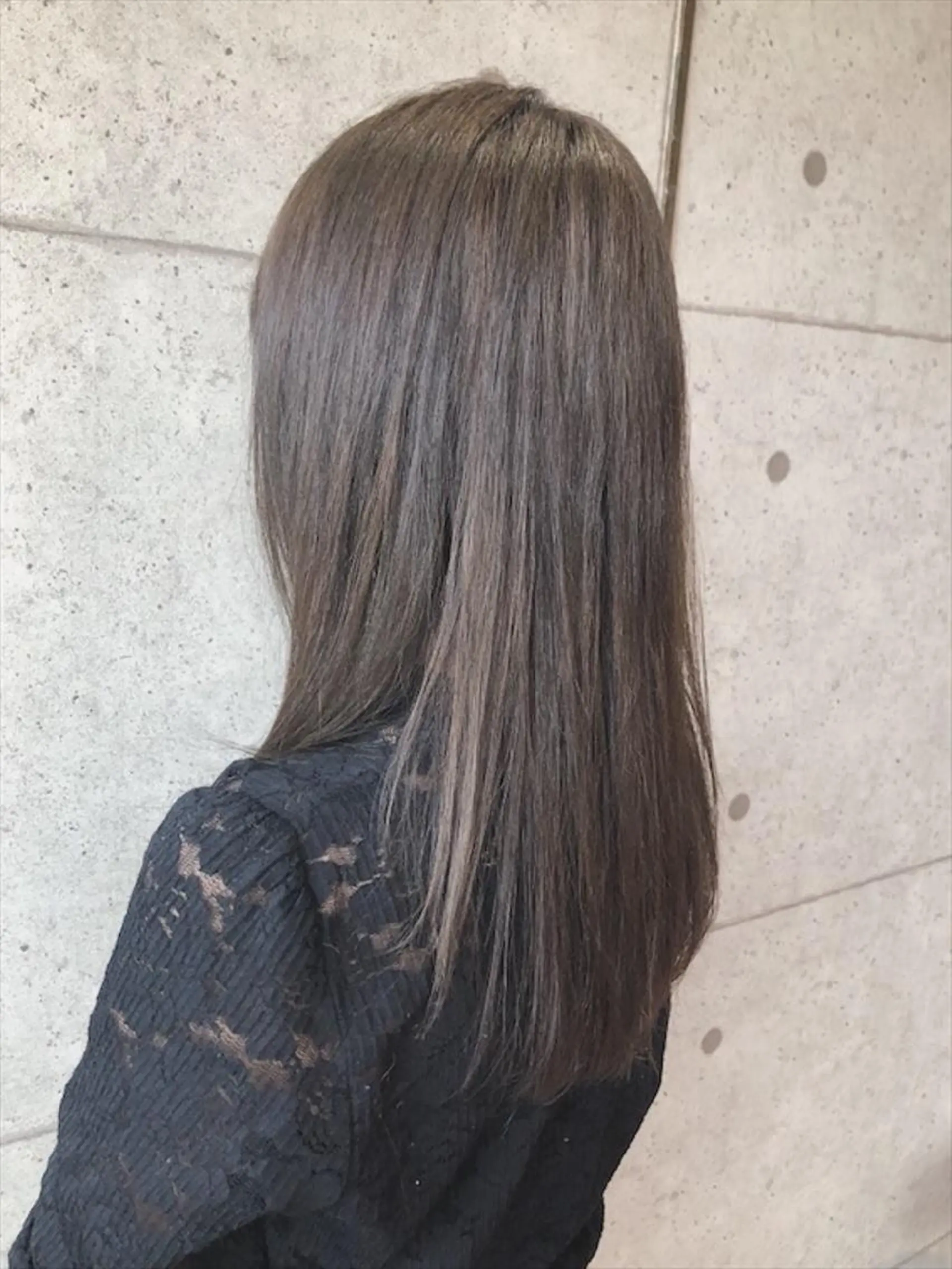 セミロング カラー 透明感カラー グレージュ イルミナカラー トリートメント カット 縮毛矯正 福森 みずきのヘアスタイル