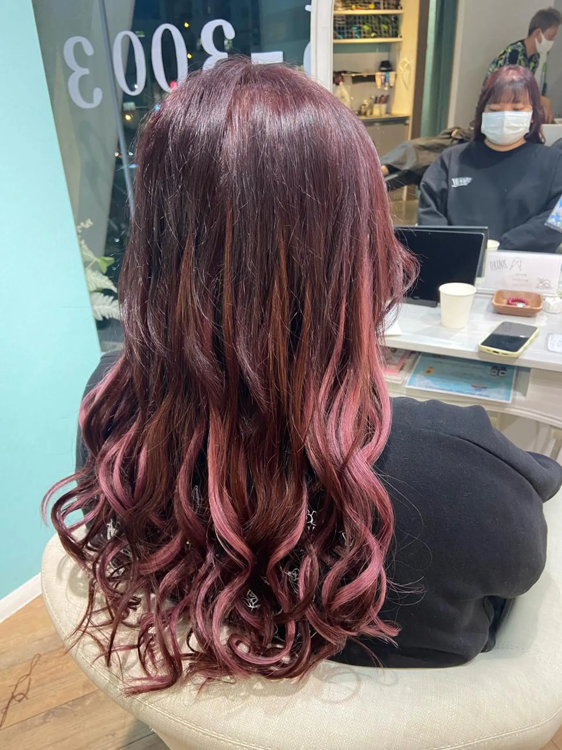 ロング カラー ヘアカラー エクステ 🧸プルエクステ❤︎ ネイルKAO🧸のヘアスタイル