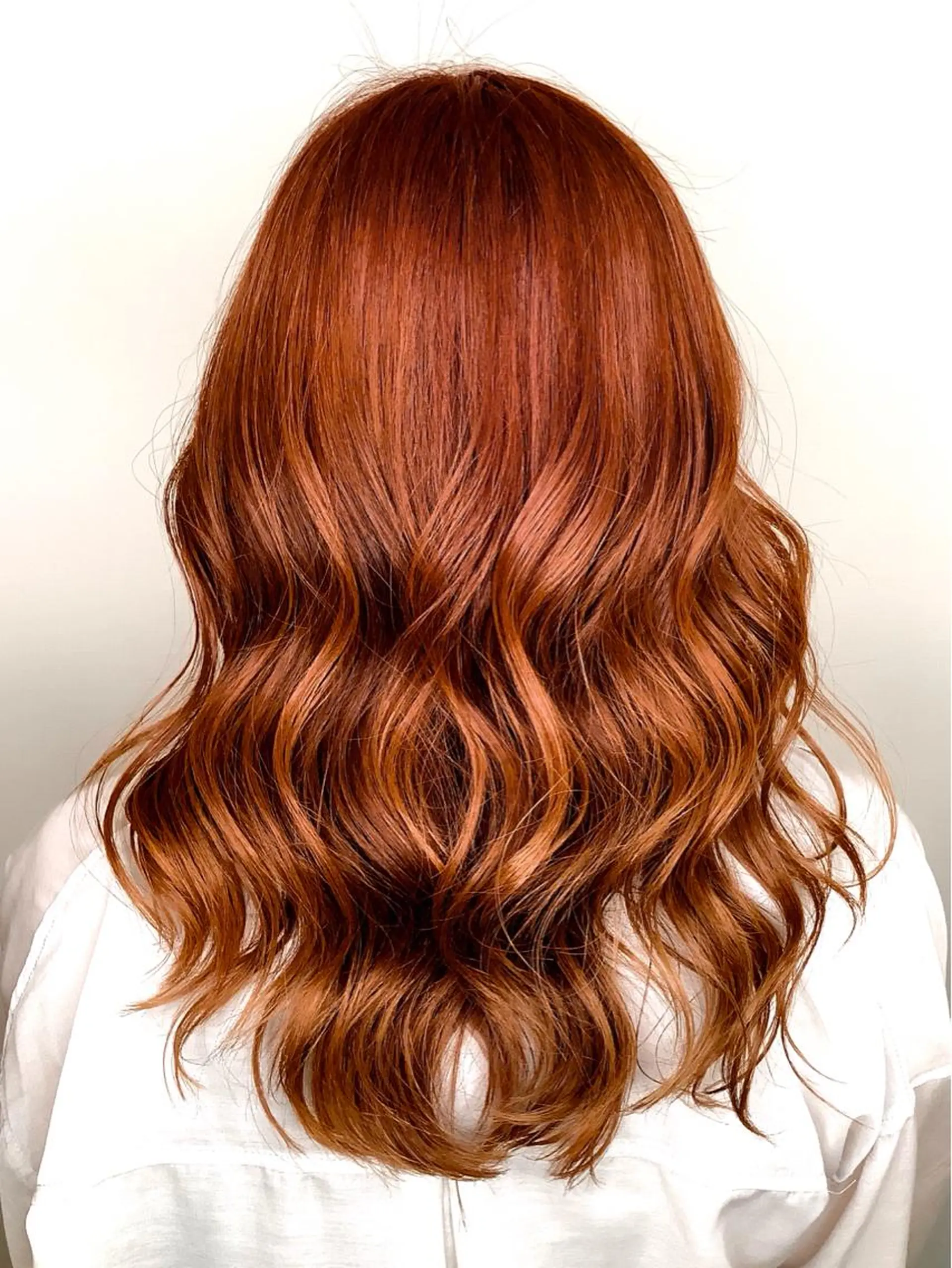 セミロング カラー オレンジ 透明感カラーブリーチ 🌼シゲモトアヤ🌼のヘアスタイル